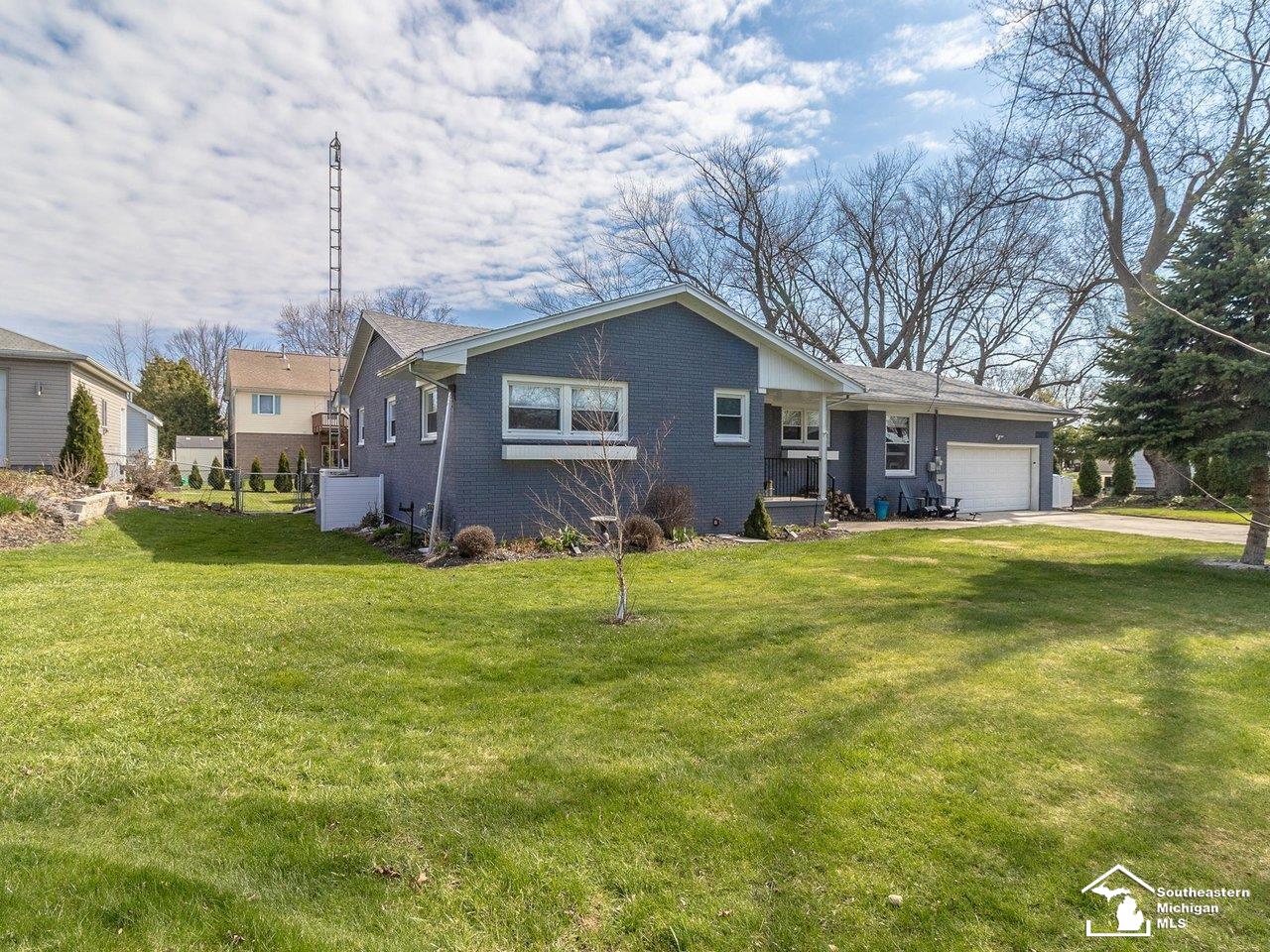 6368 Avenue D Avenue, La Salle, MI, 48145