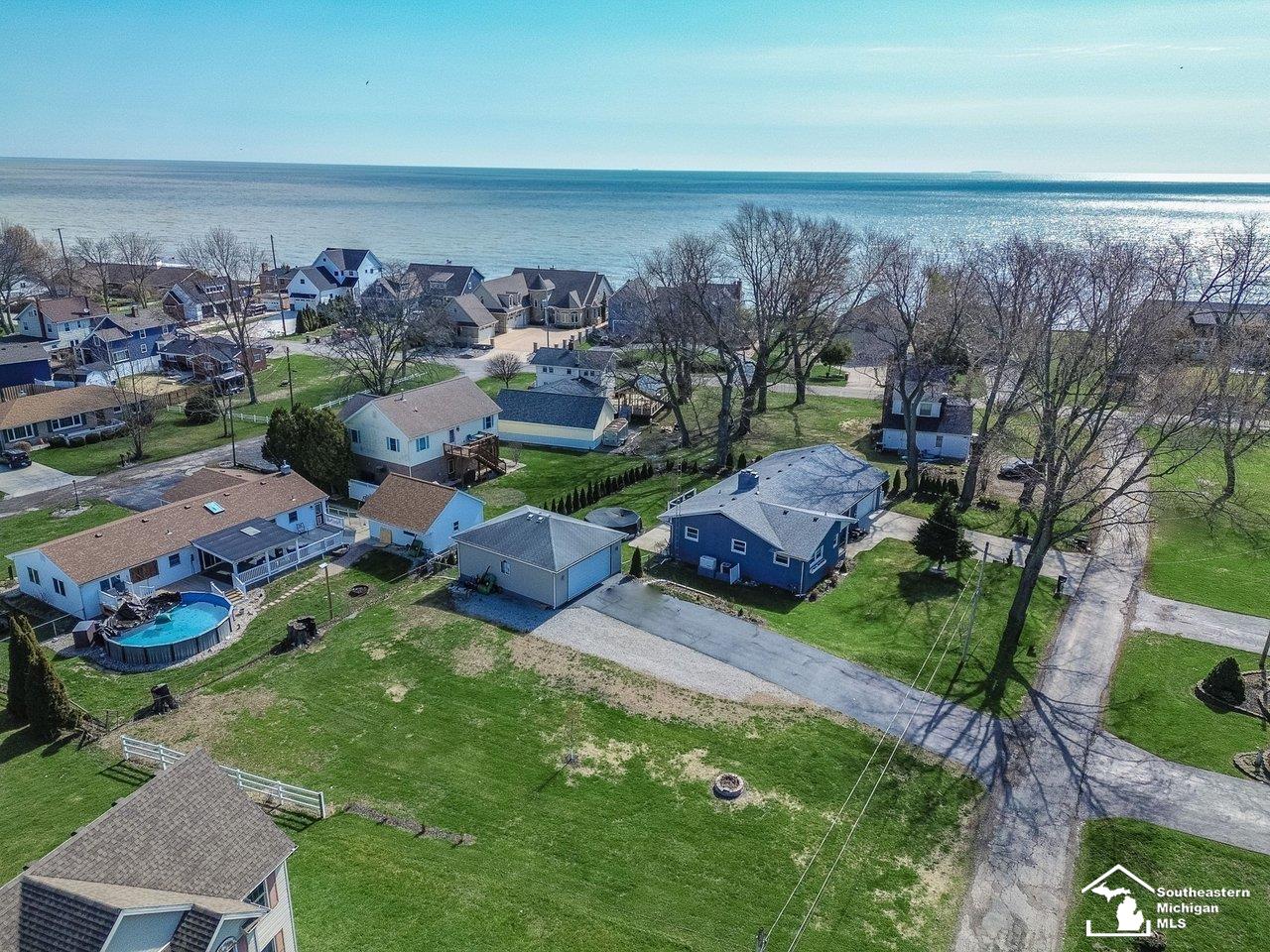 6368 Avenue D Avenue, La Salle, MI, 48145