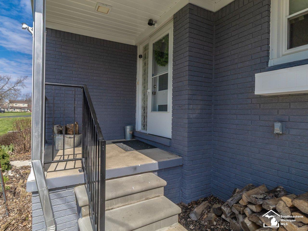 6368 Avenue D Avenue, La Salle, MI, 48145