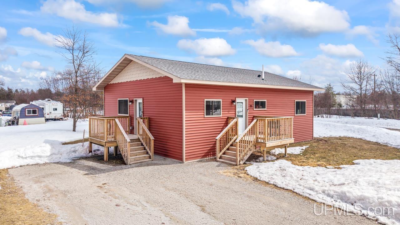 15 Wintergreen Circle, Gladstone, MI, 49837