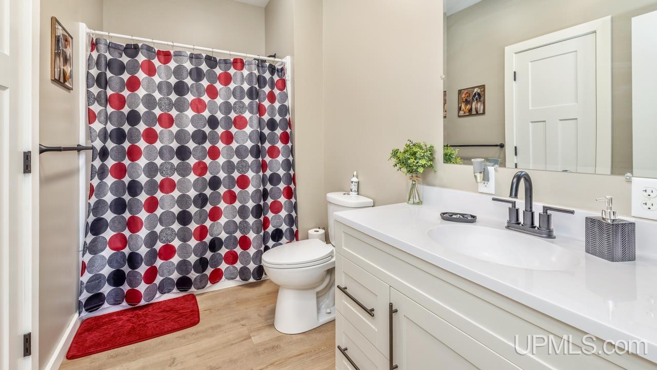 15 Wintergreen Circle, Gladstone, MI, 49837