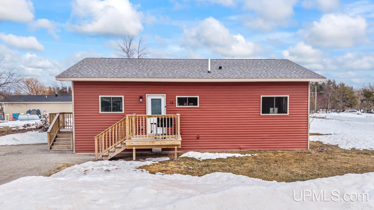 15 Wintergreen Circle, Gladstone, MI, 49837