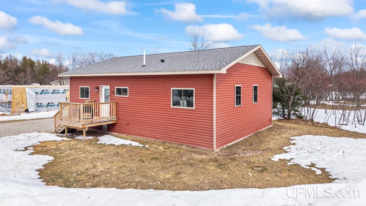 15 Wintergreen Circle, Gladstone, MI, 49837