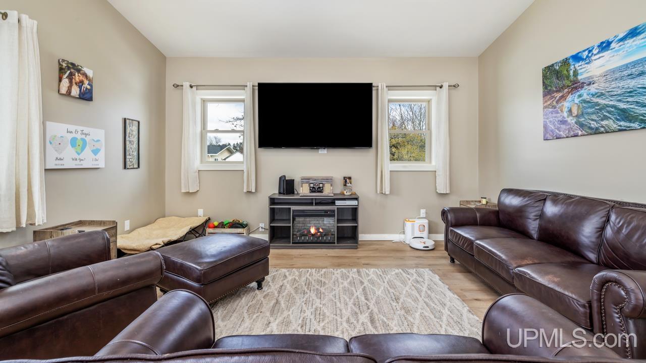 15 Wintergreen Circle, Gladstone, MI, 49837