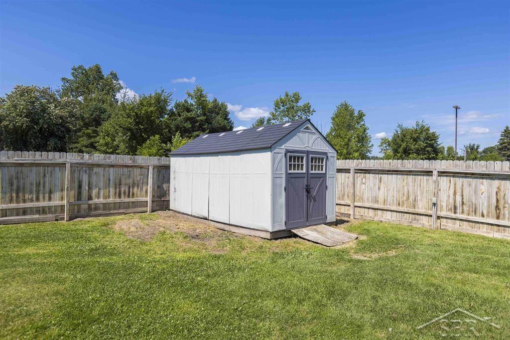 508 Glenview Court, Pinconning, MI, 48650