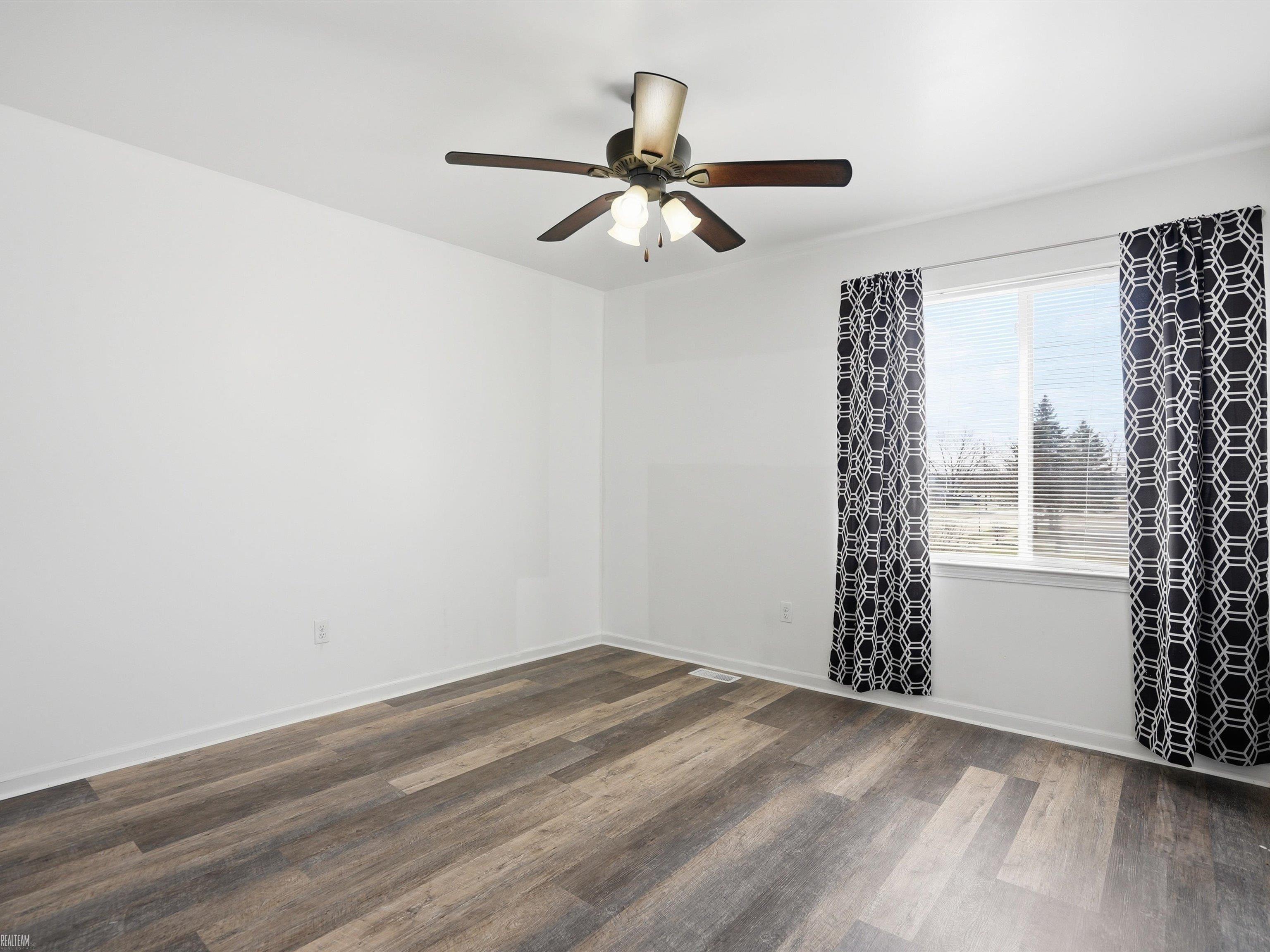 506 W Woodside Avenue, Madison Heights, MI, 48071