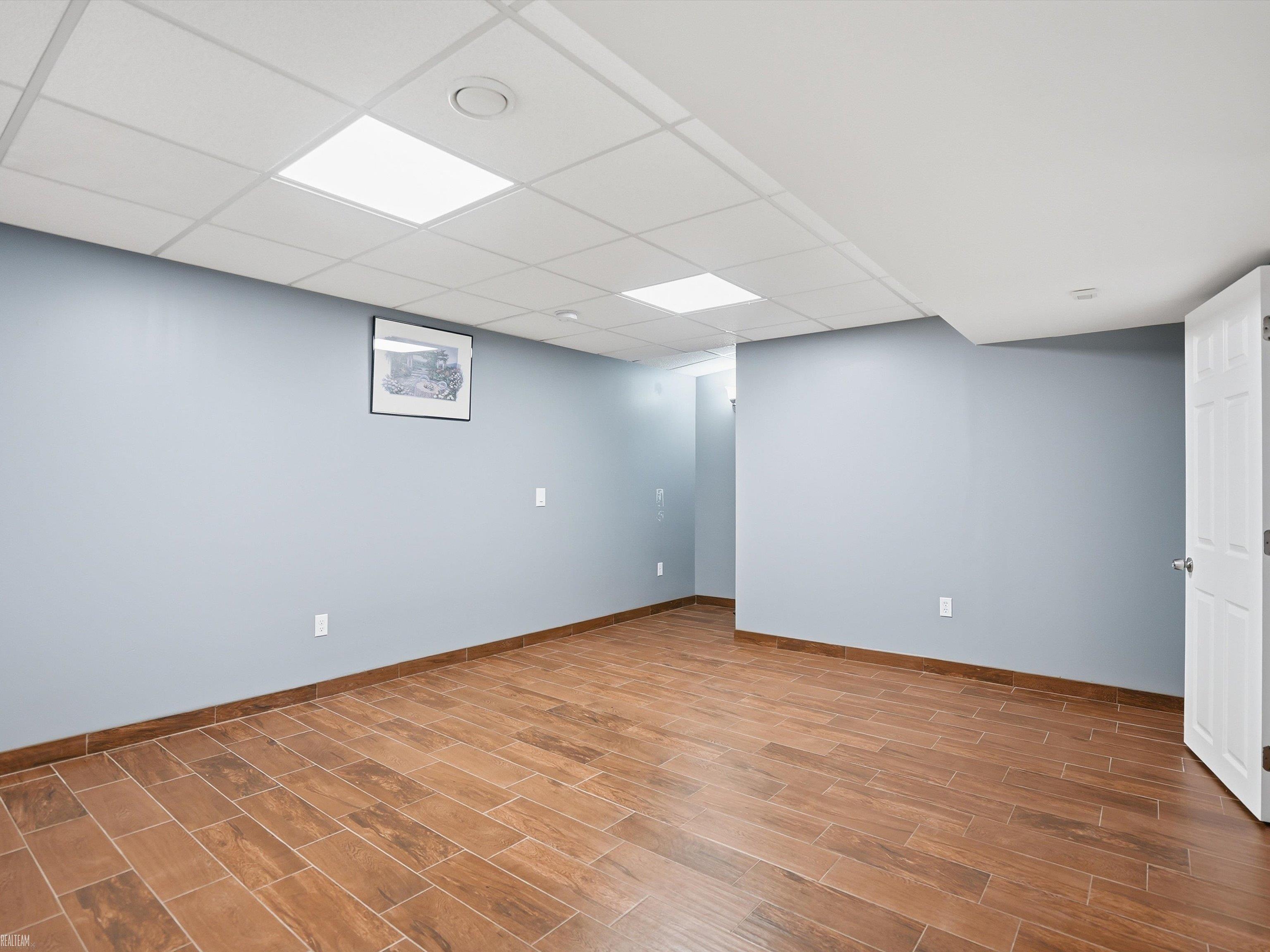 506 W Woodside Avenue, Madison Heights, MI, 48071