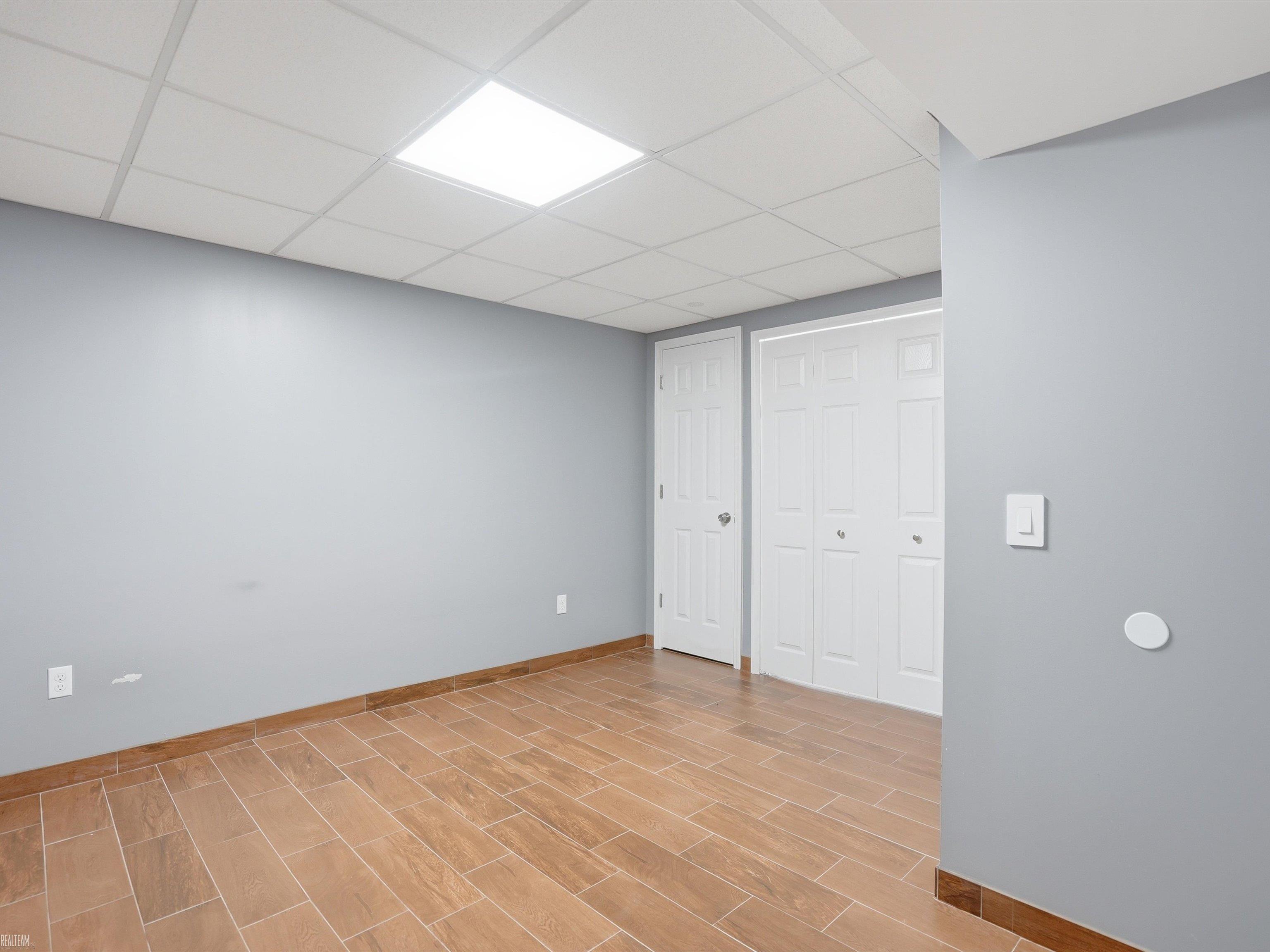 506 W Woodside Avenue, Madison Heights, MI, 48071