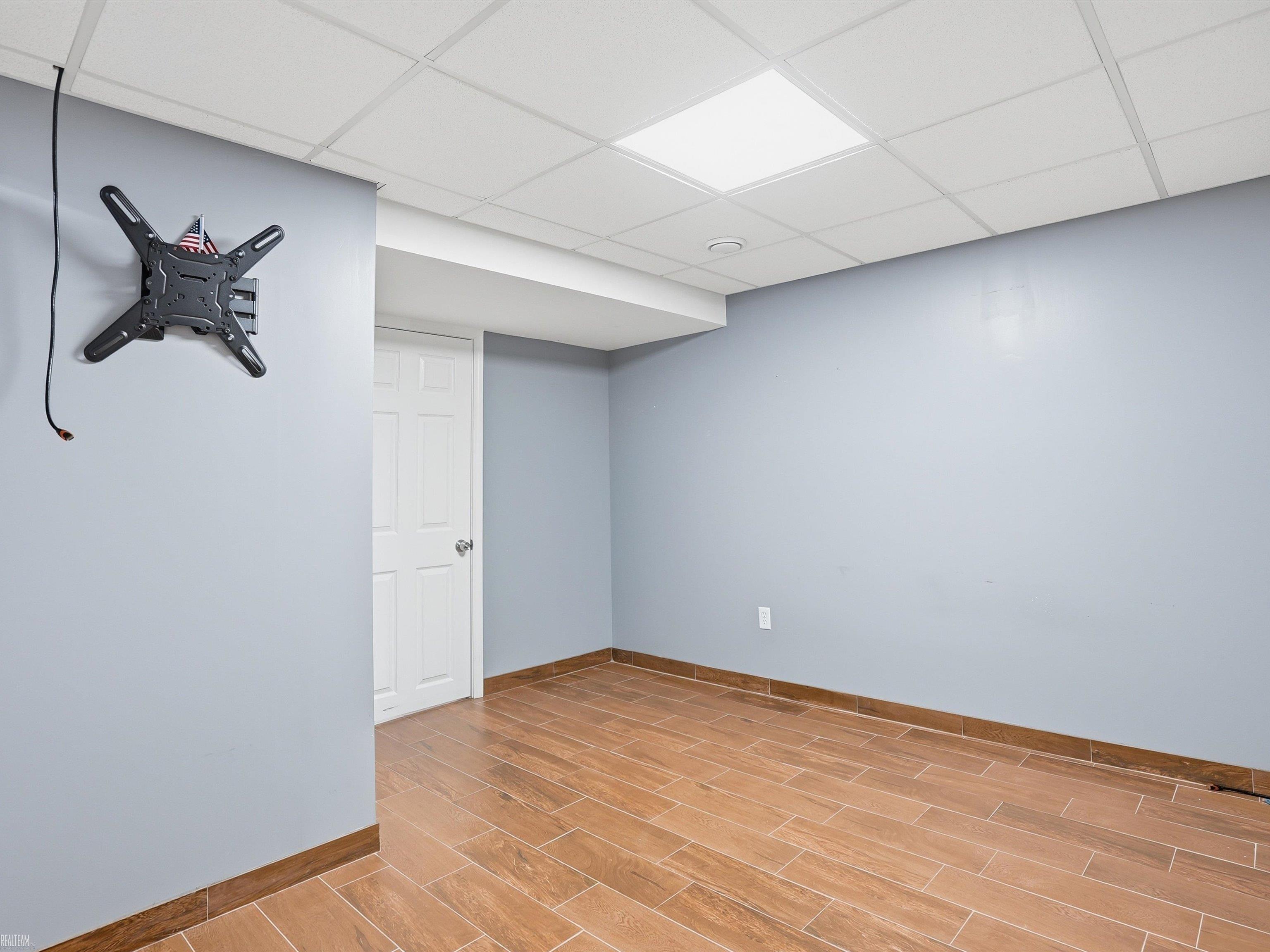 506 W Woodside Avenue, Madison Heights, MI, 48071