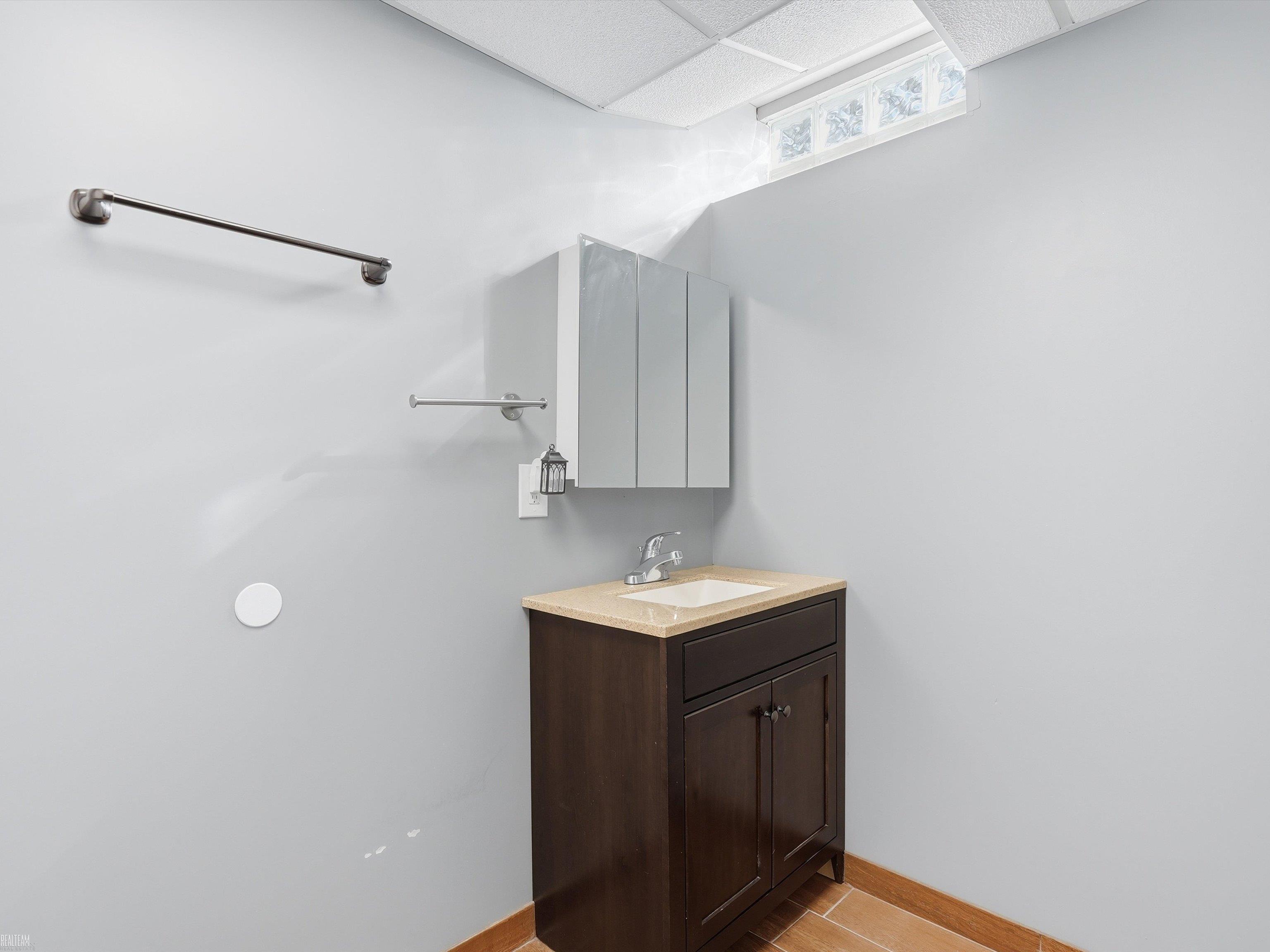 506 W Woodside Avenue, Madison Heights, MI, 48071