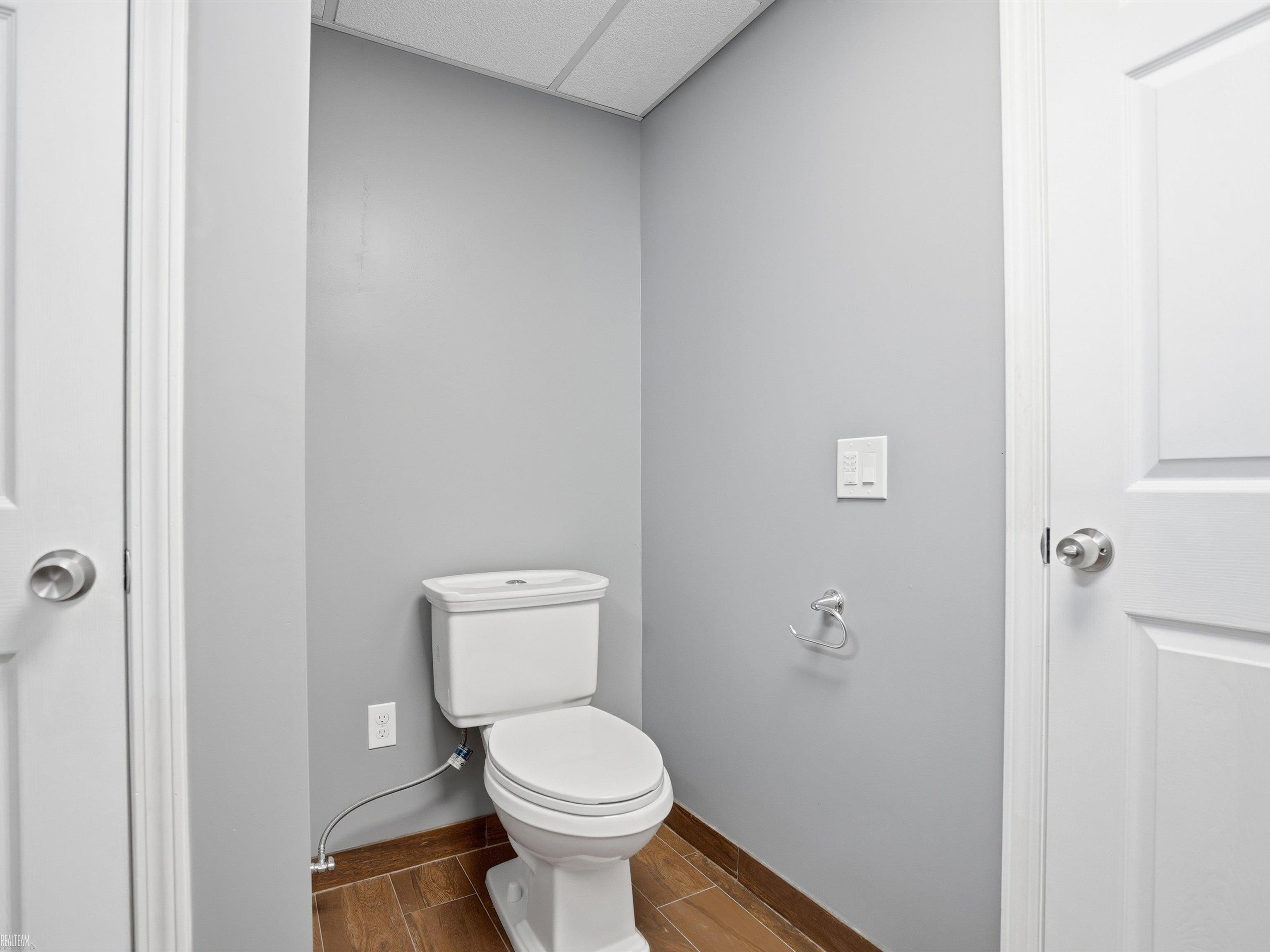 506 W Woodside Avenue, Madison Heights, MI, 48071