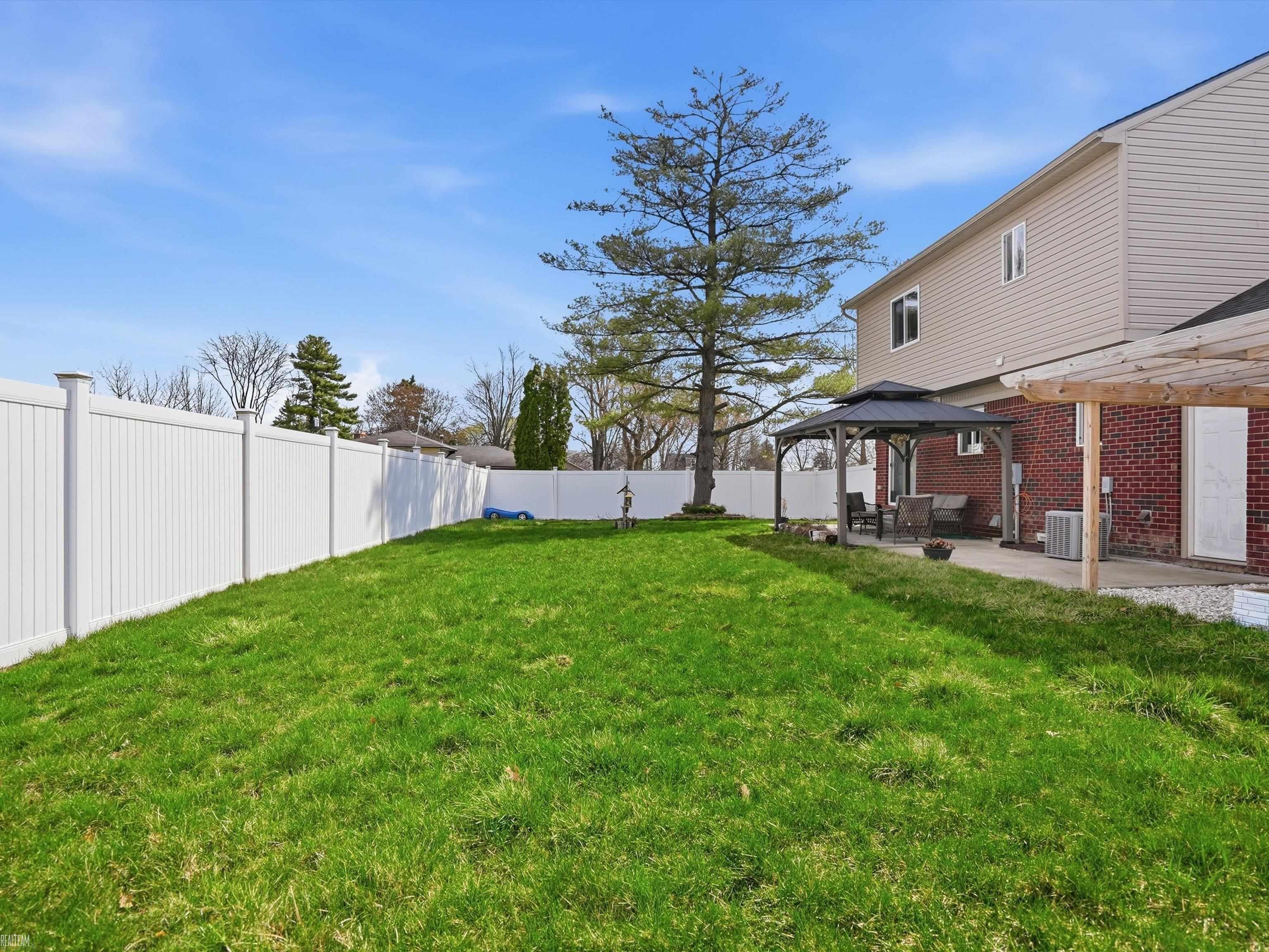 506 W Woodside Avenue, Madison Heights, MI, 48071