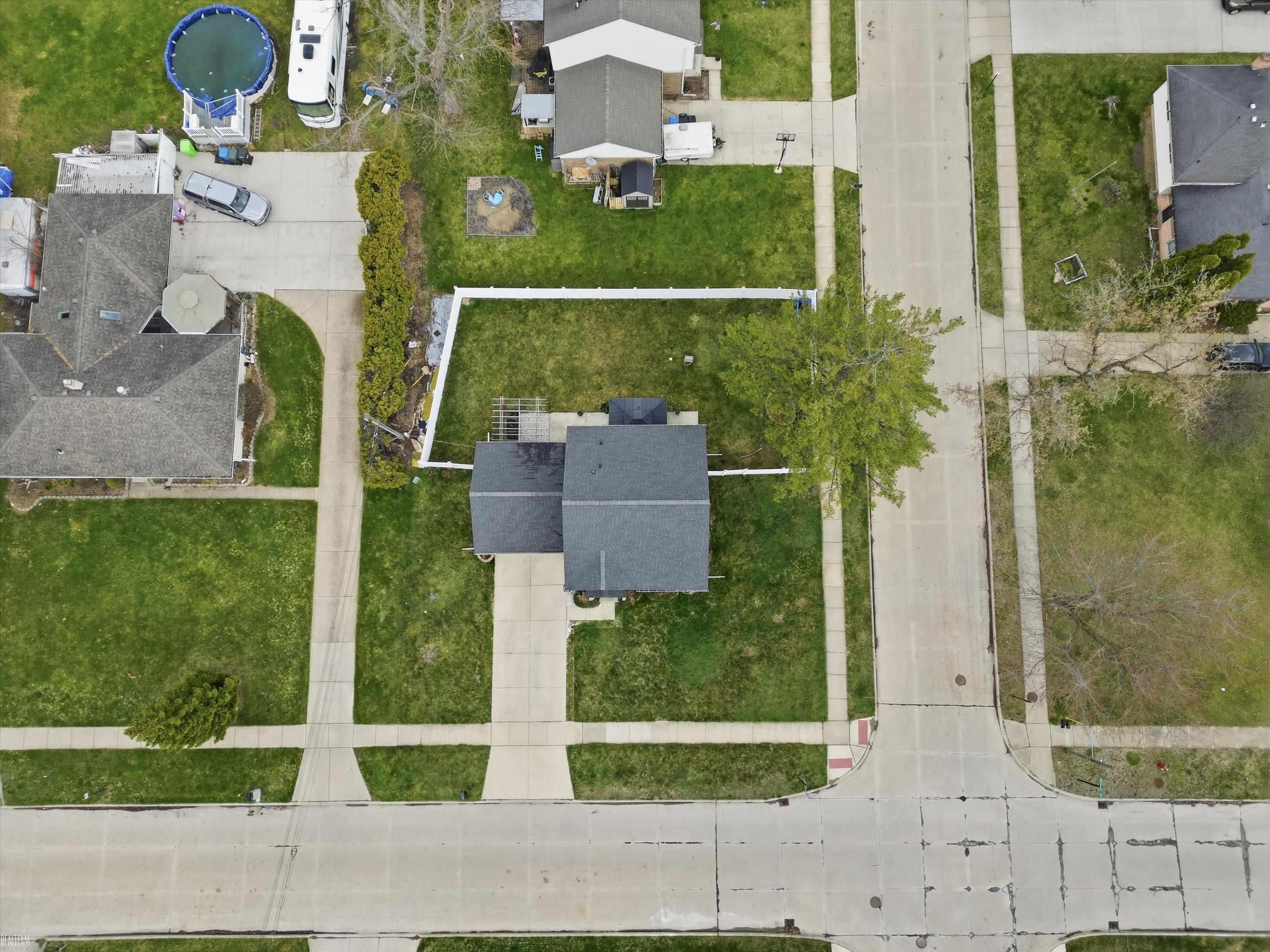 506 W Woodside Avenue, Madison Heights, MI, 48071