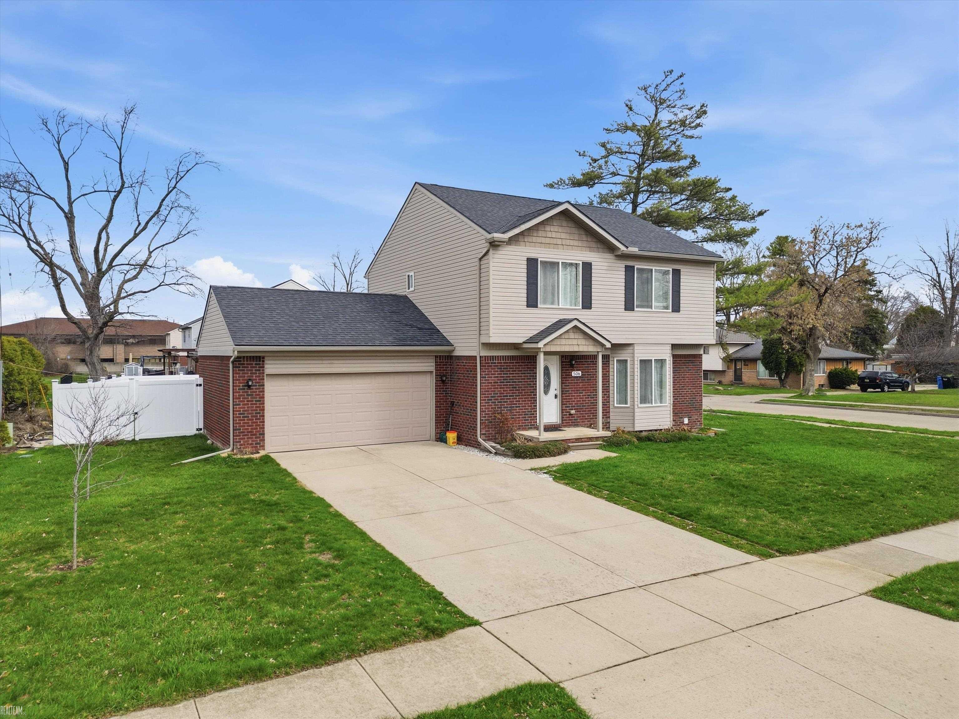 506 W Woodside Avenue, Madison Heights, MI, 48071