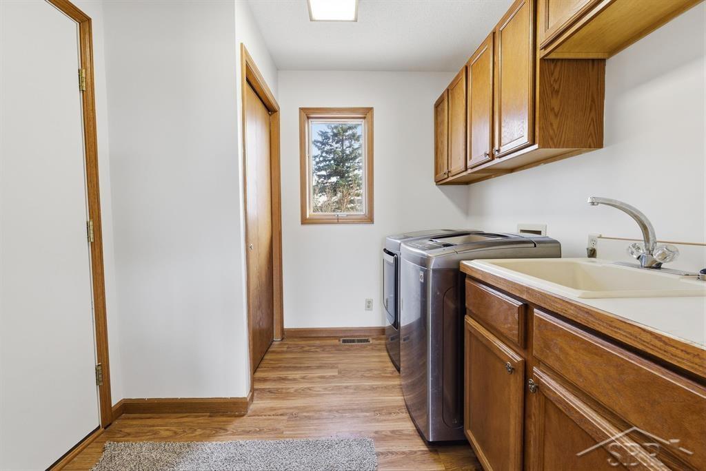 2082 W Parish Road, Midland, MI, 48642