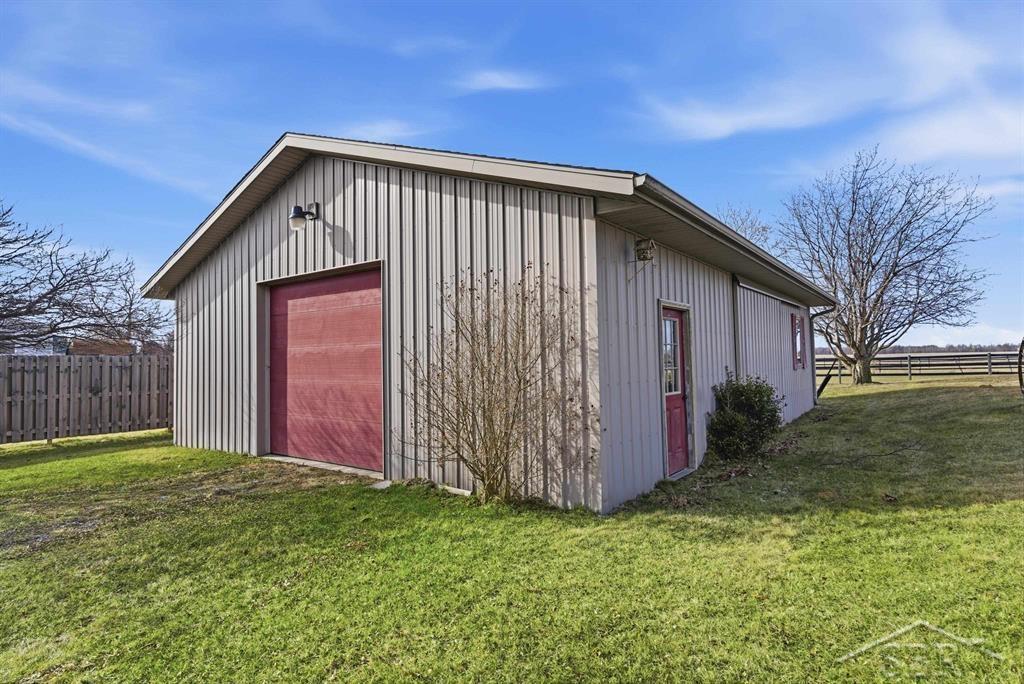 2082 W Parish Road, Midland, MI, 48642