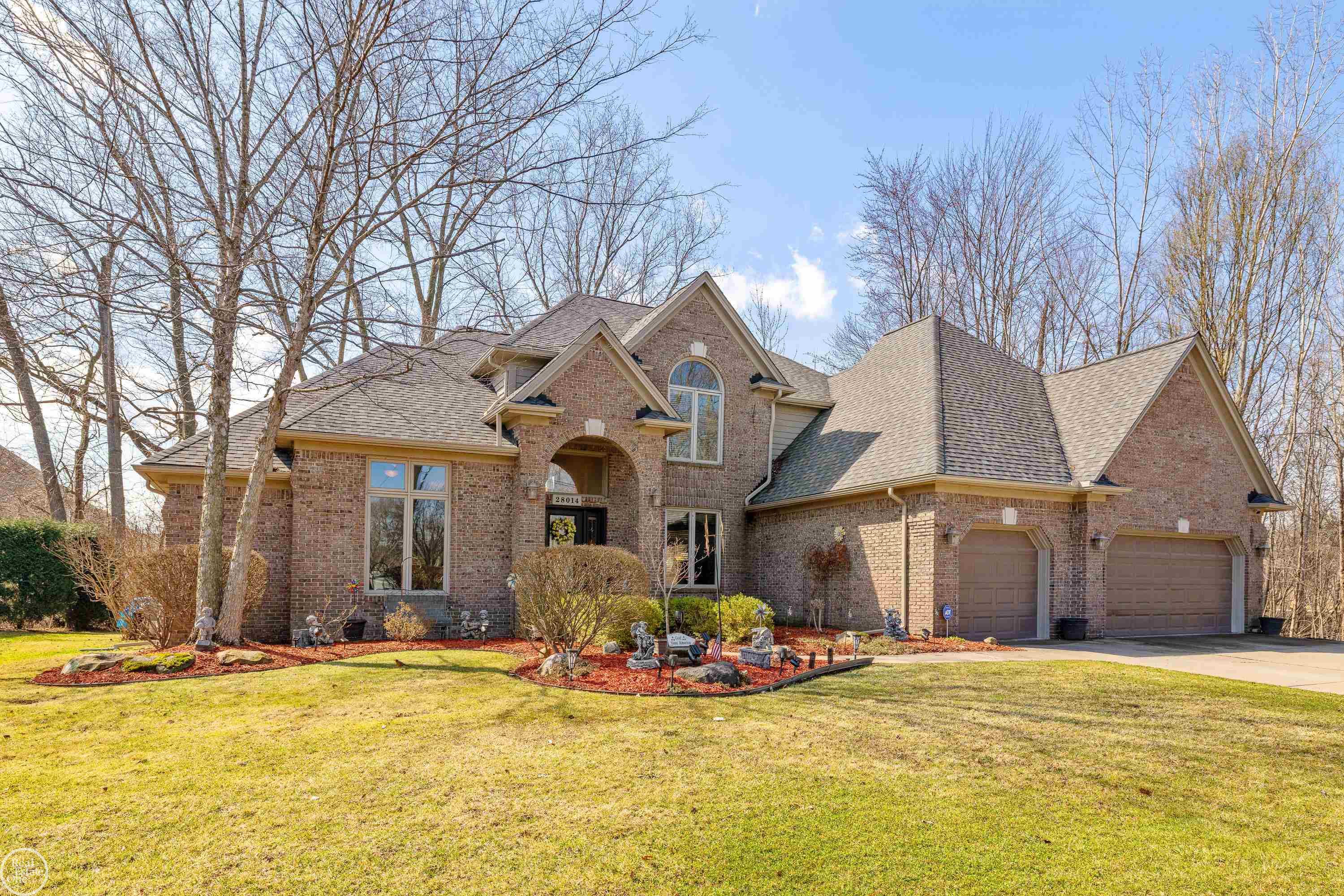 28014 Ashland Avenue, Harrison Twp, MI, 48045