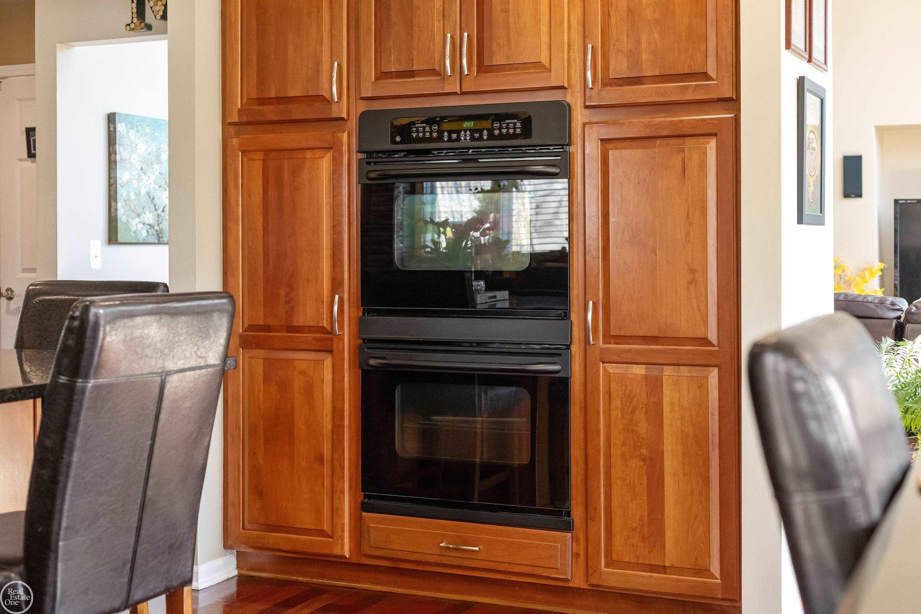 28014 Ashland Avenue, Harrison Twp, MI, 48045