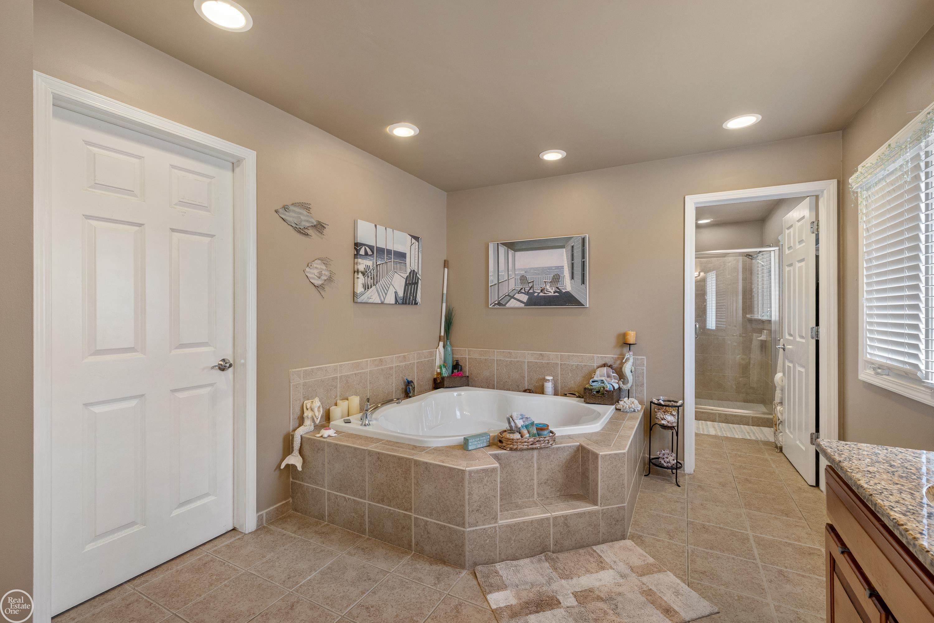 28014 Ashland Avenue, Harrison Twp, MI, 48045