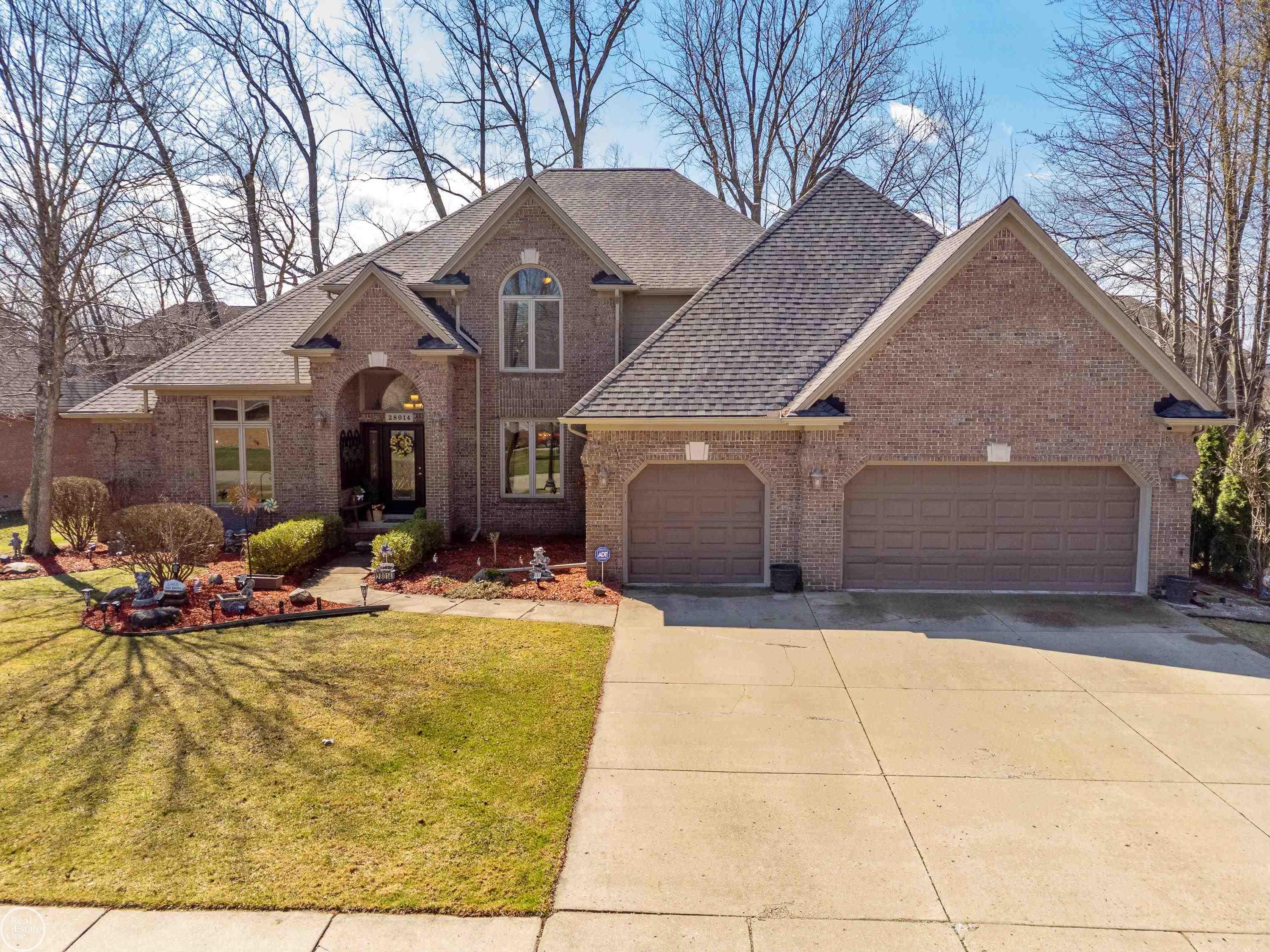 28014 Ashland Avenue, Harrison Twp, MI, 48045