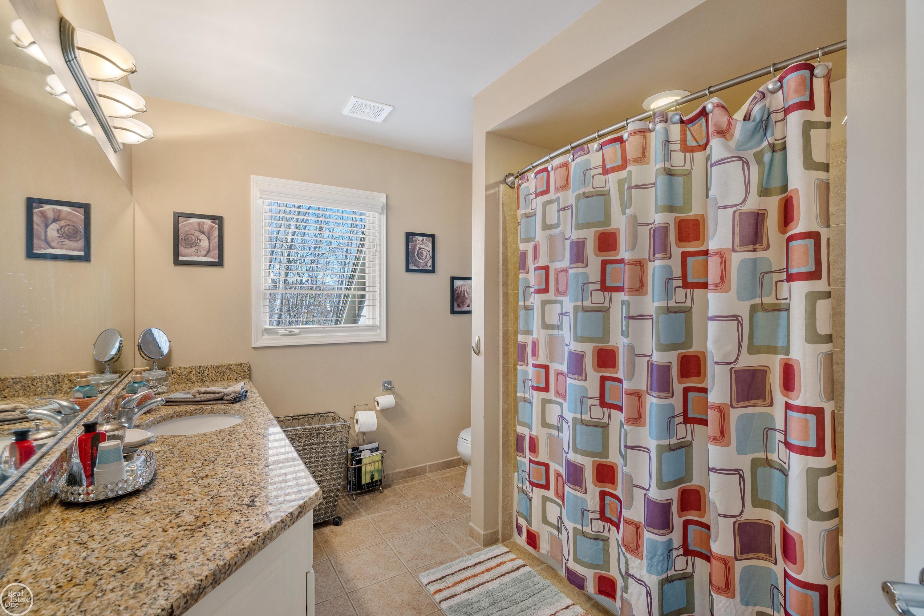 28014 Ashland Avenue, Harrison Twp, MI, 48045