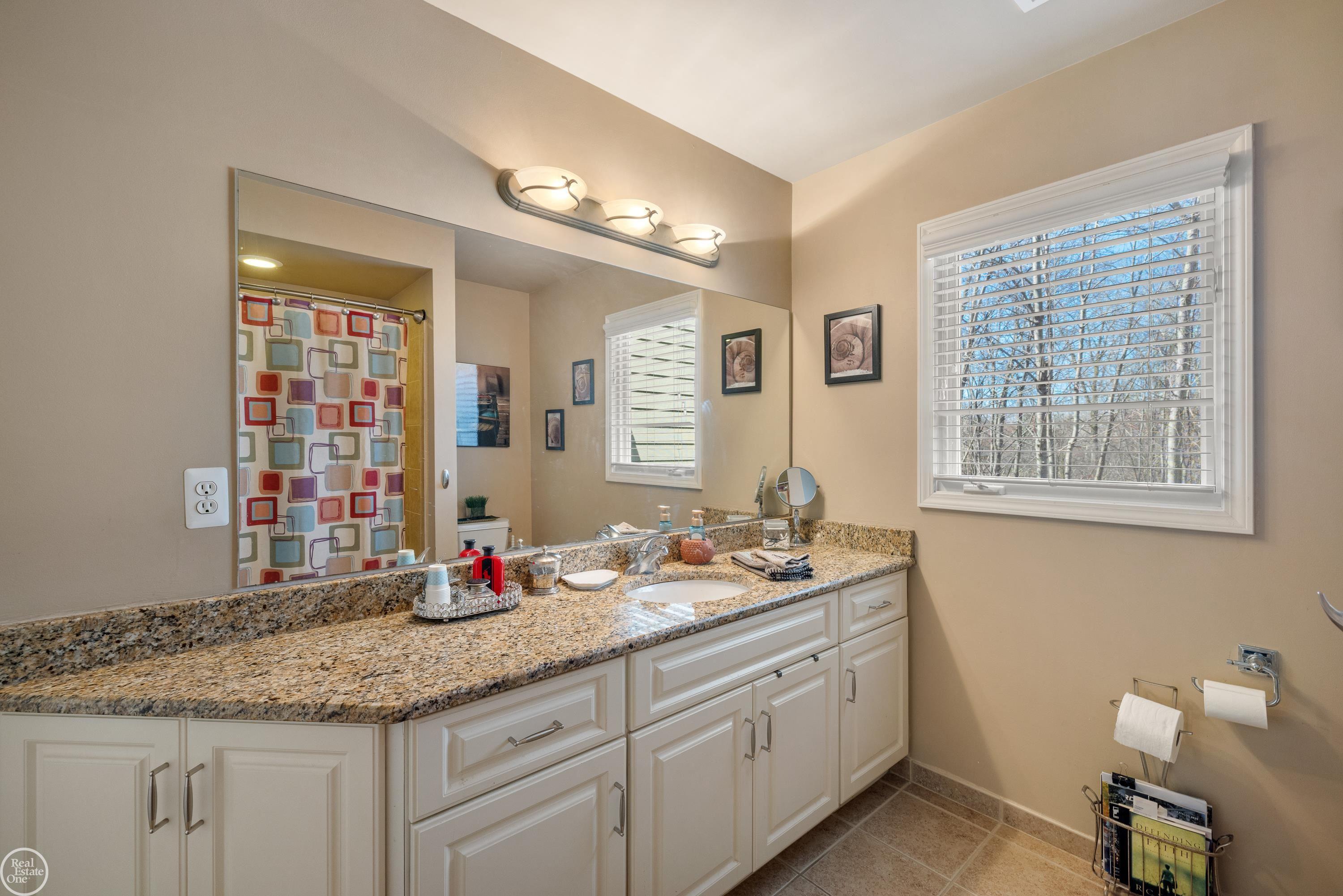 28014 Ashland Avenue, Harrison Twp, MI, 48045