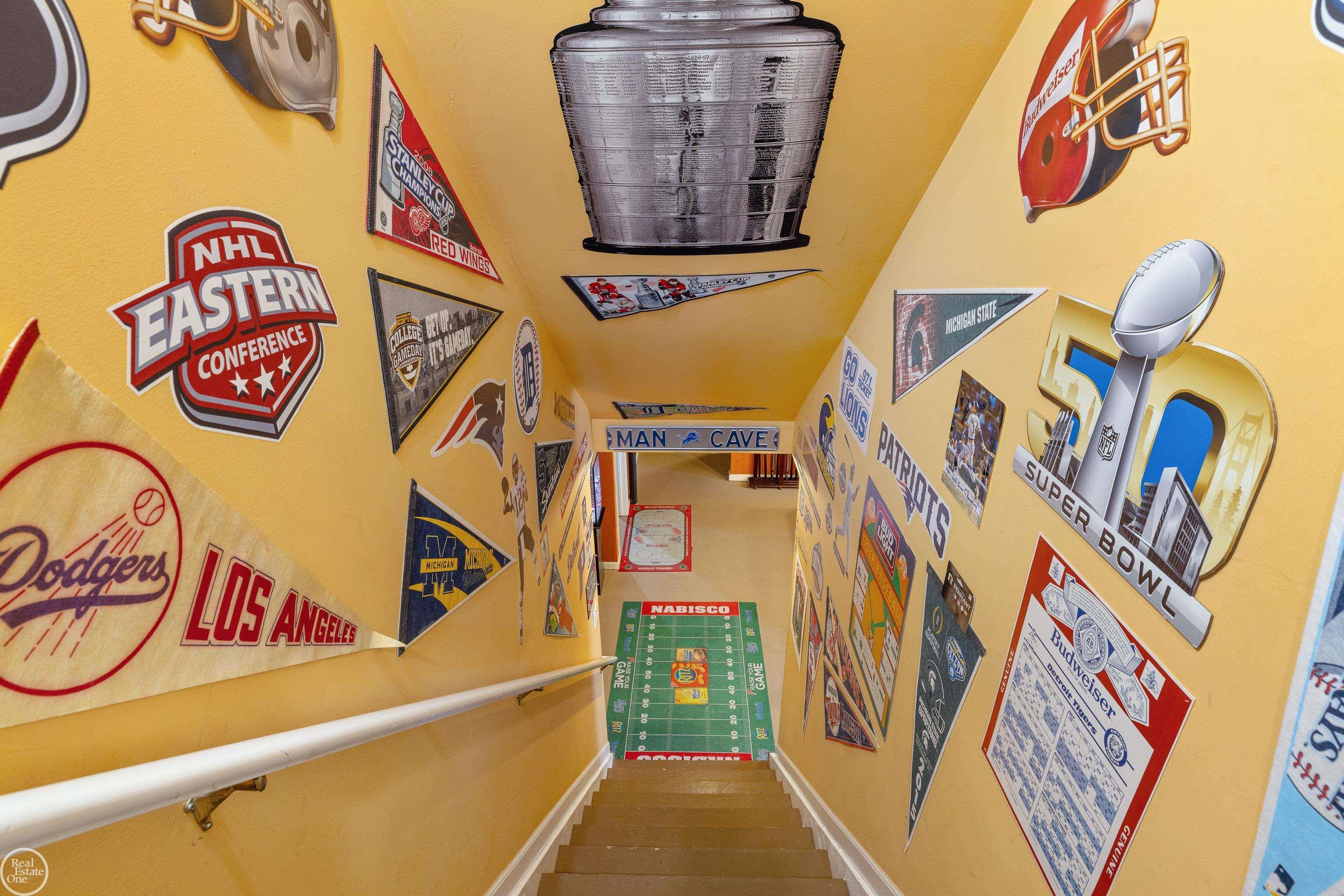 28014 Ashland Avenue, Harrison Twp, MI, 48045