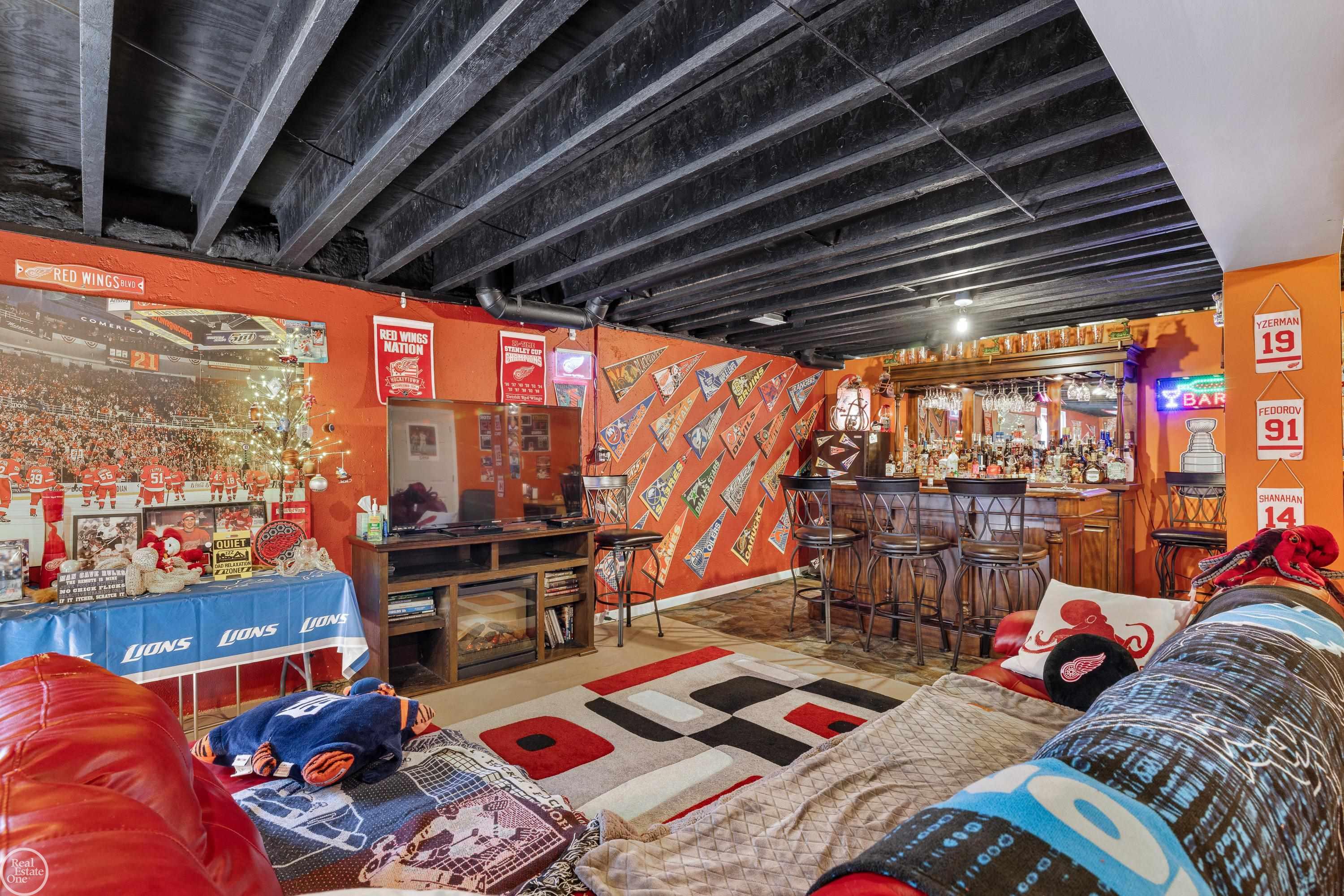 28014 Ashland Avenue, Harrison Twp, MI, 48045