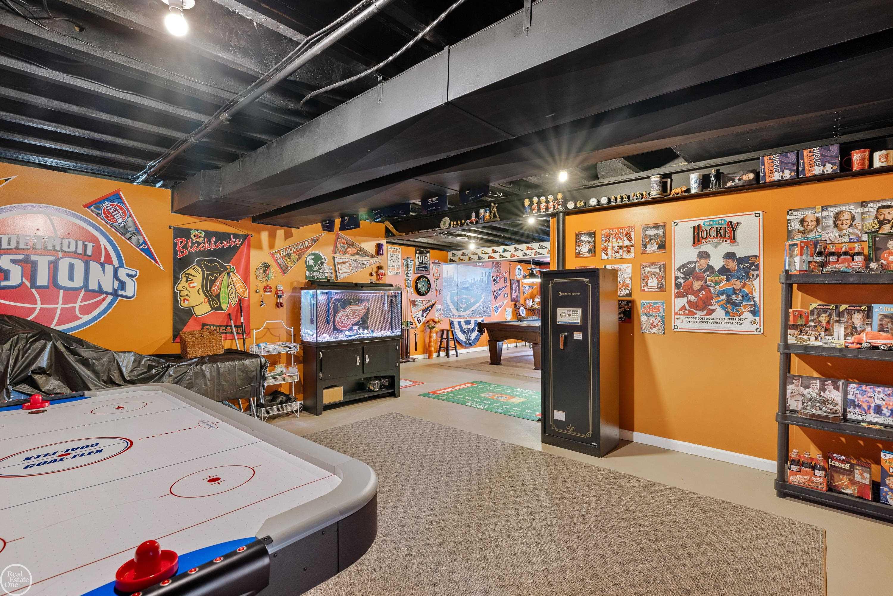 28014 Ashland Avenue, Harrison Twp, MI, 48045