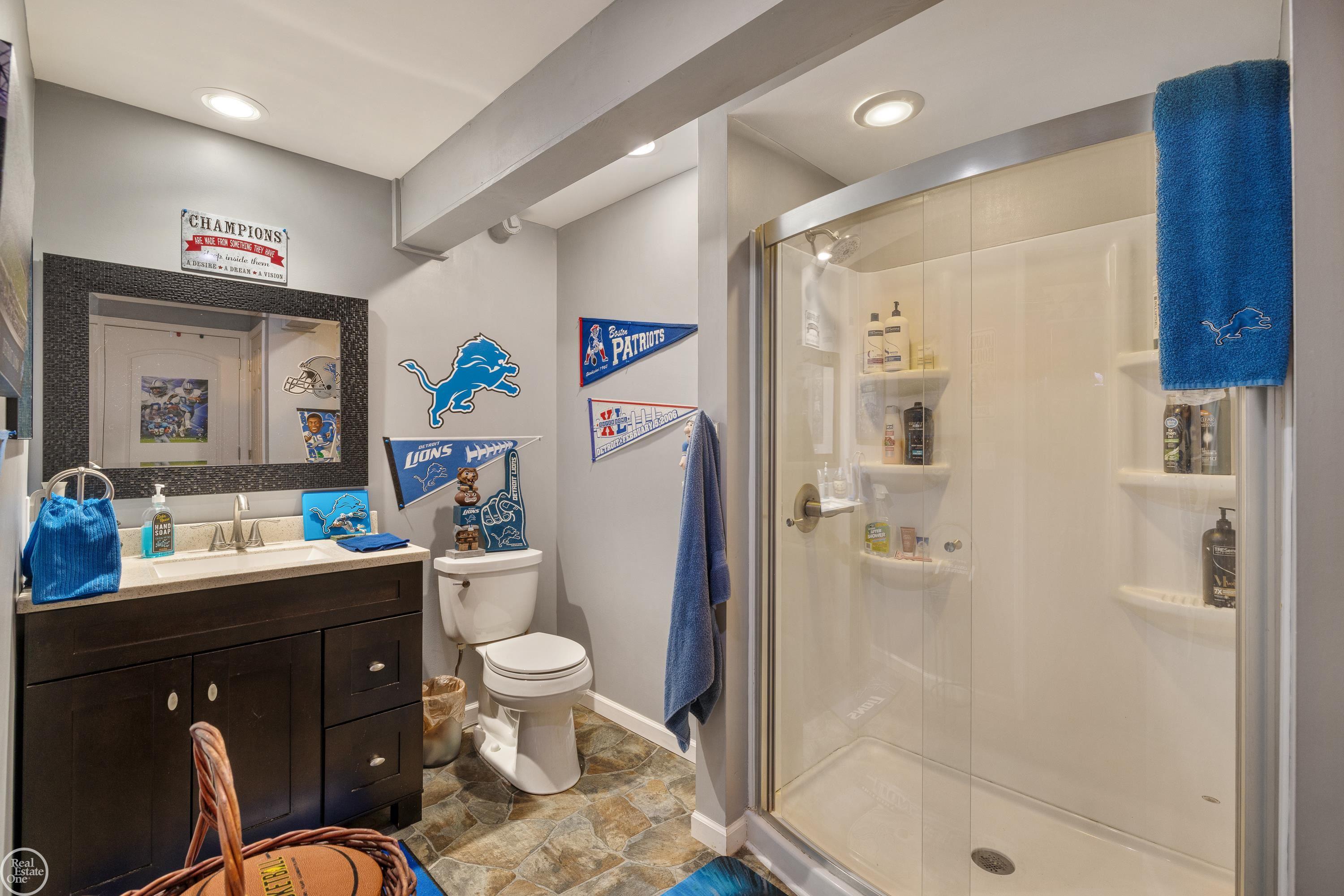 28014 Ashland Avenue, Harrison Twp, MI, 48045