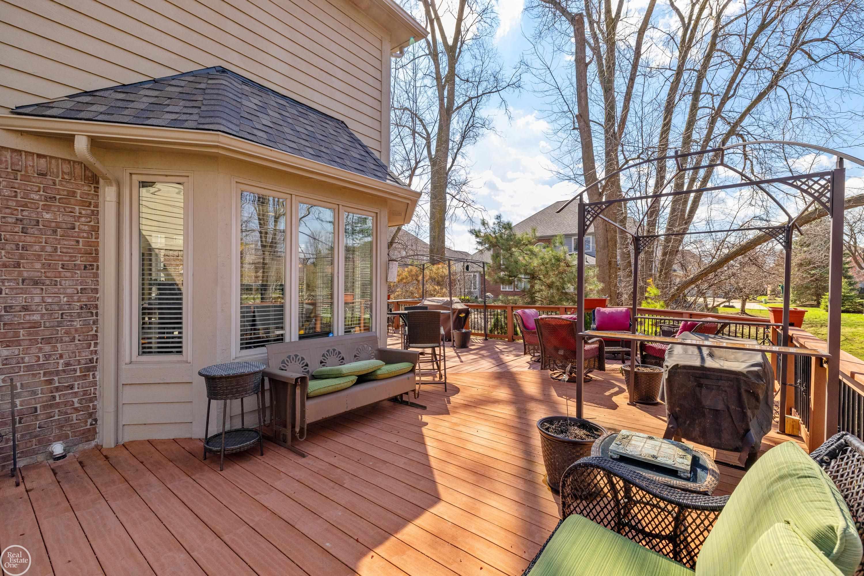 28014 Ashland Avenue, Harrison Twp, MI, 48045