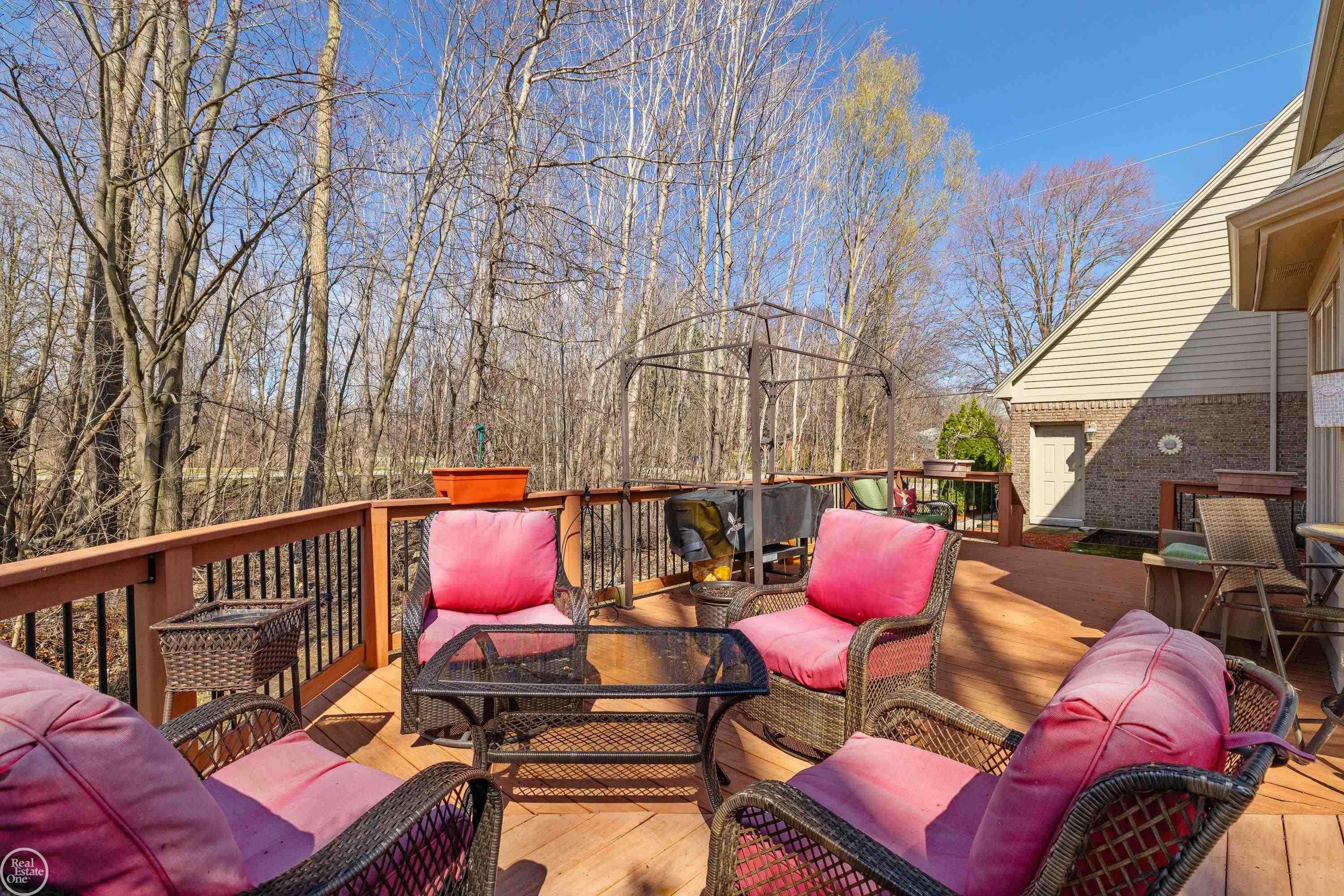 28014 Ashland Avenue, Harrison Twp, MI, 48045