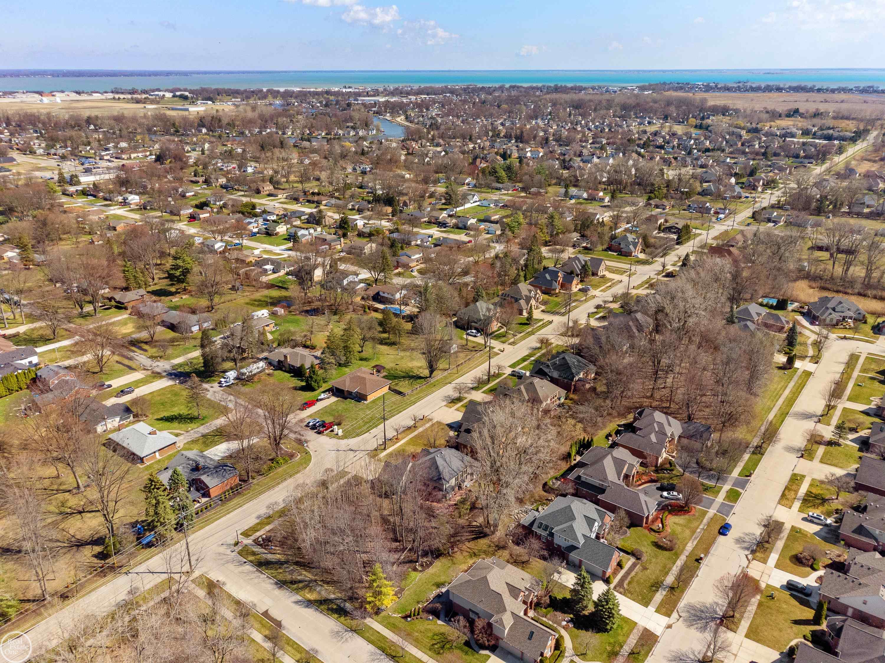 28014 Ashland Avenue, Harrison Twp, MI, 48045