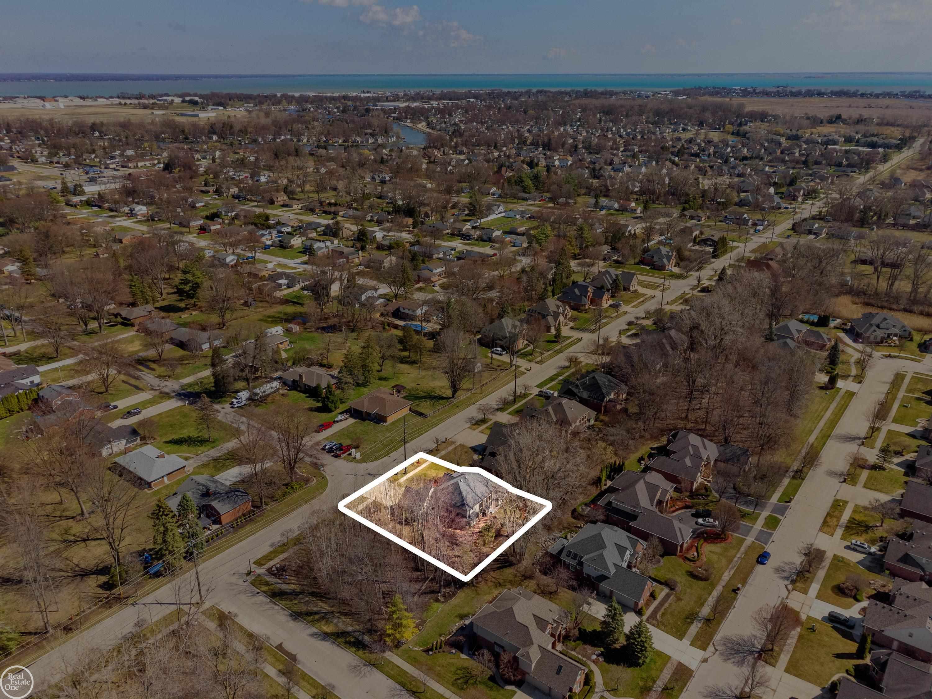 28014 Ashland Avenue, Harrison Twp, MI, 48045