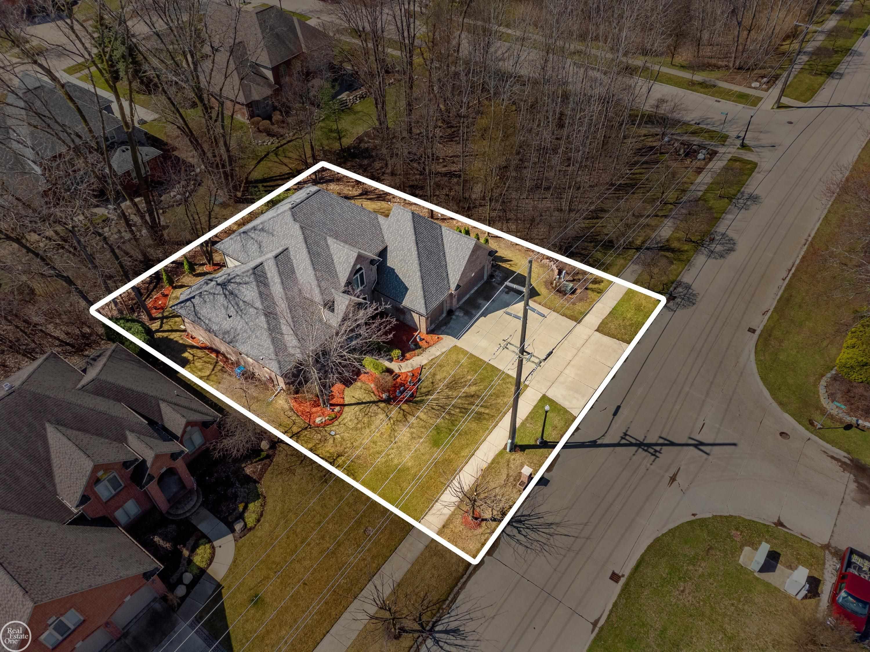 28014 Ashland Avenue, Harrison Twp, MI, 48045