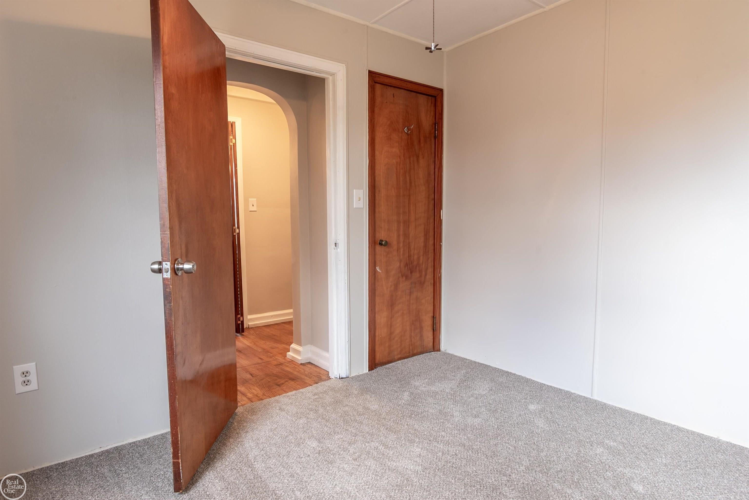 21 Logan Street, Mount Clemens, MI, 48043