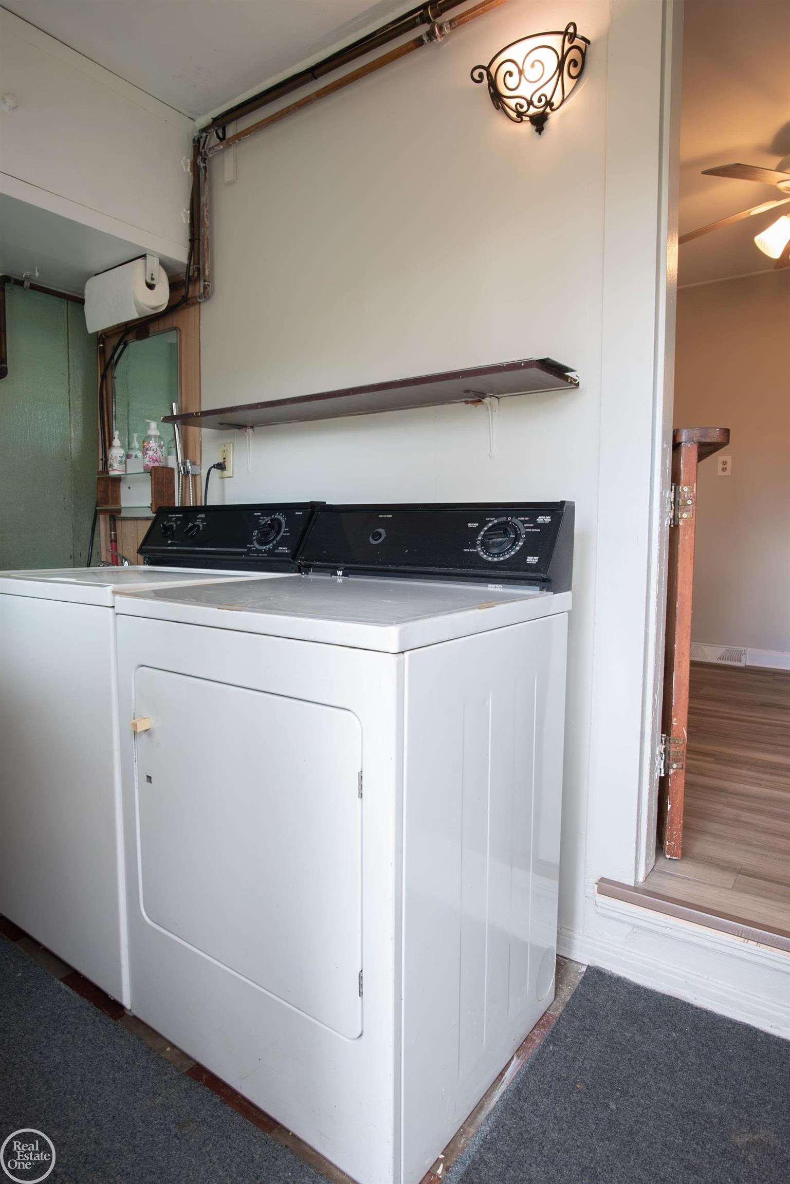 21 Logan Street, Mount Clemens, MI, 48043