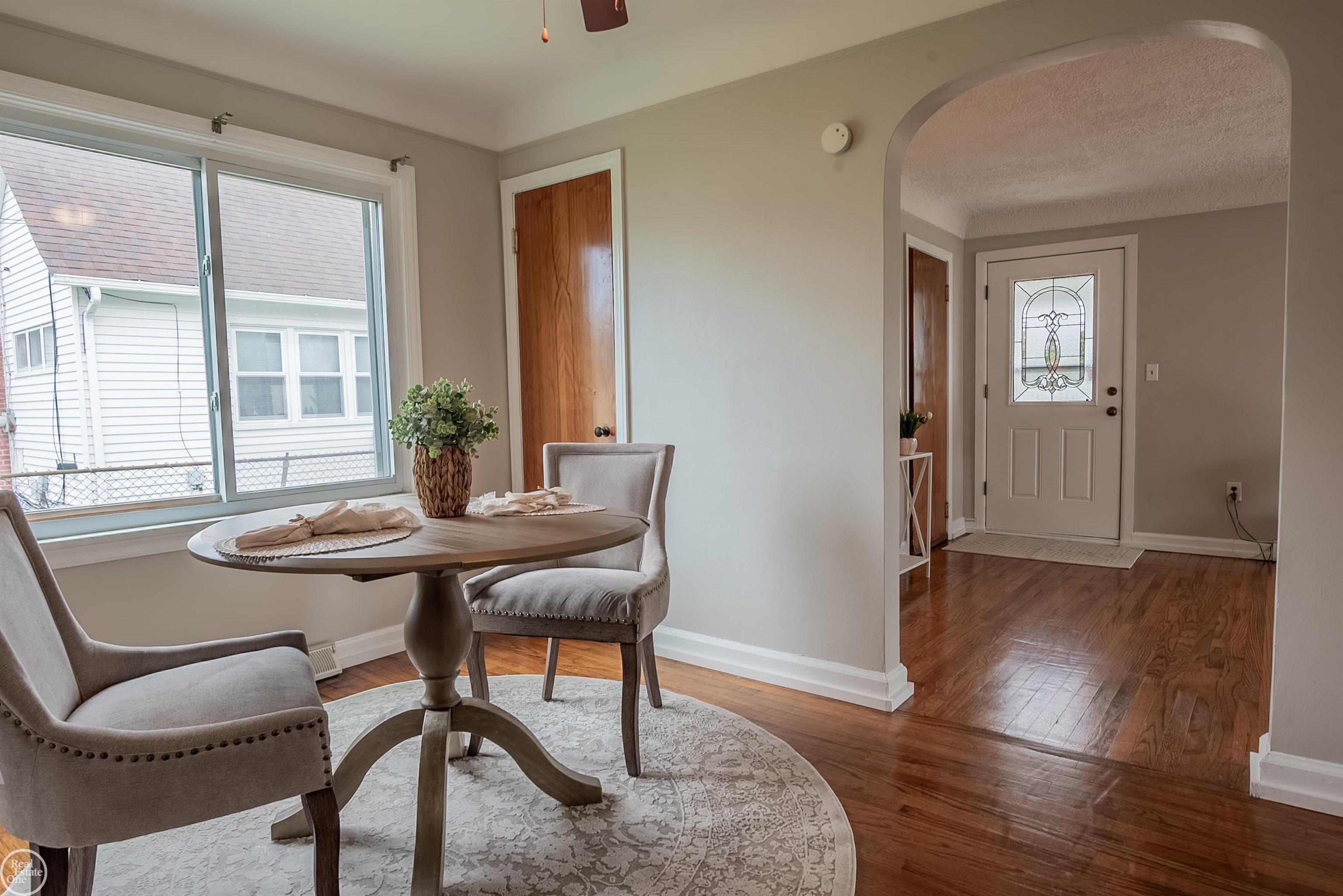 21 Logan Street, Mount Clemens, MI, 48043