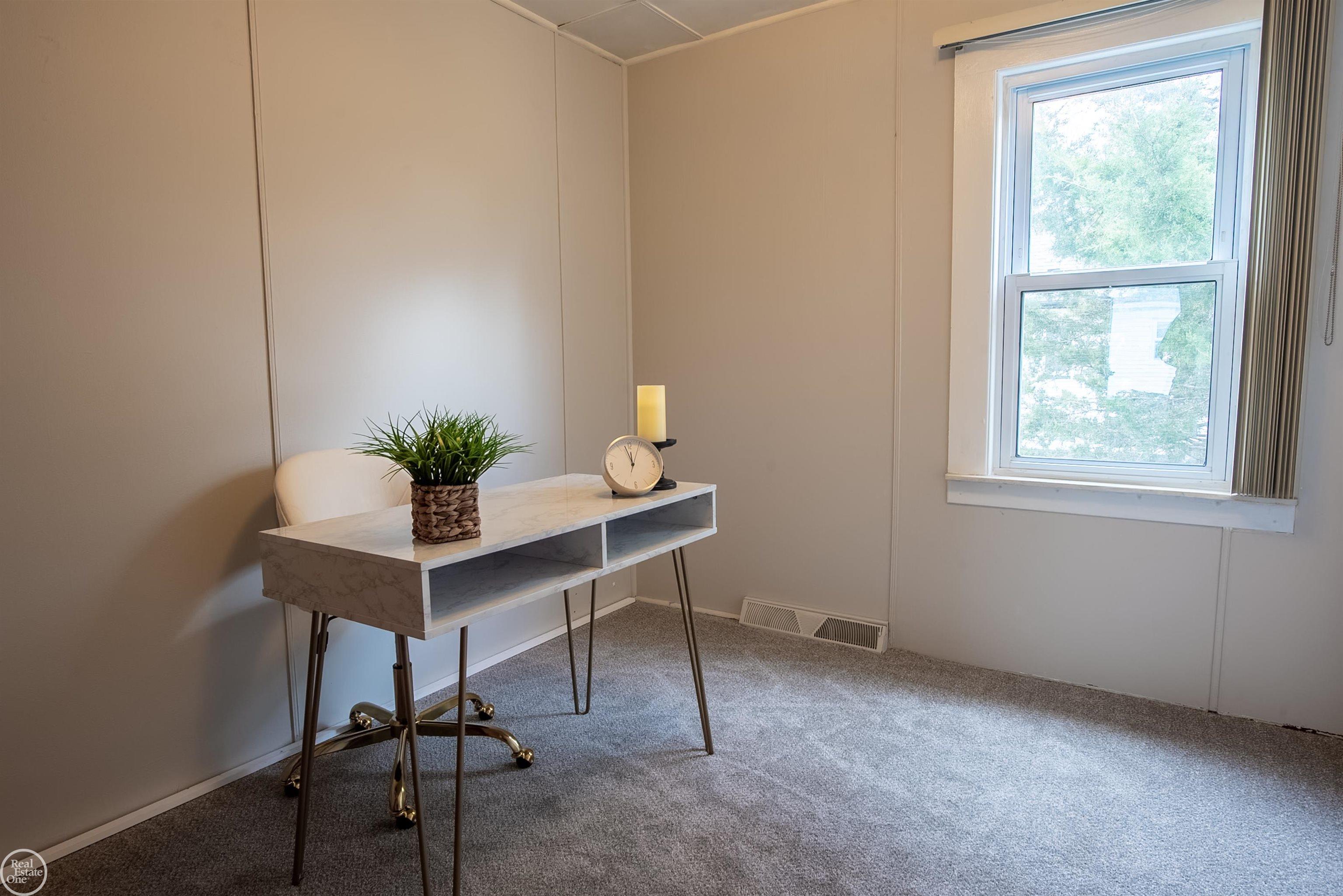 21 Logan Street, Mount Clemens, MI, 48043