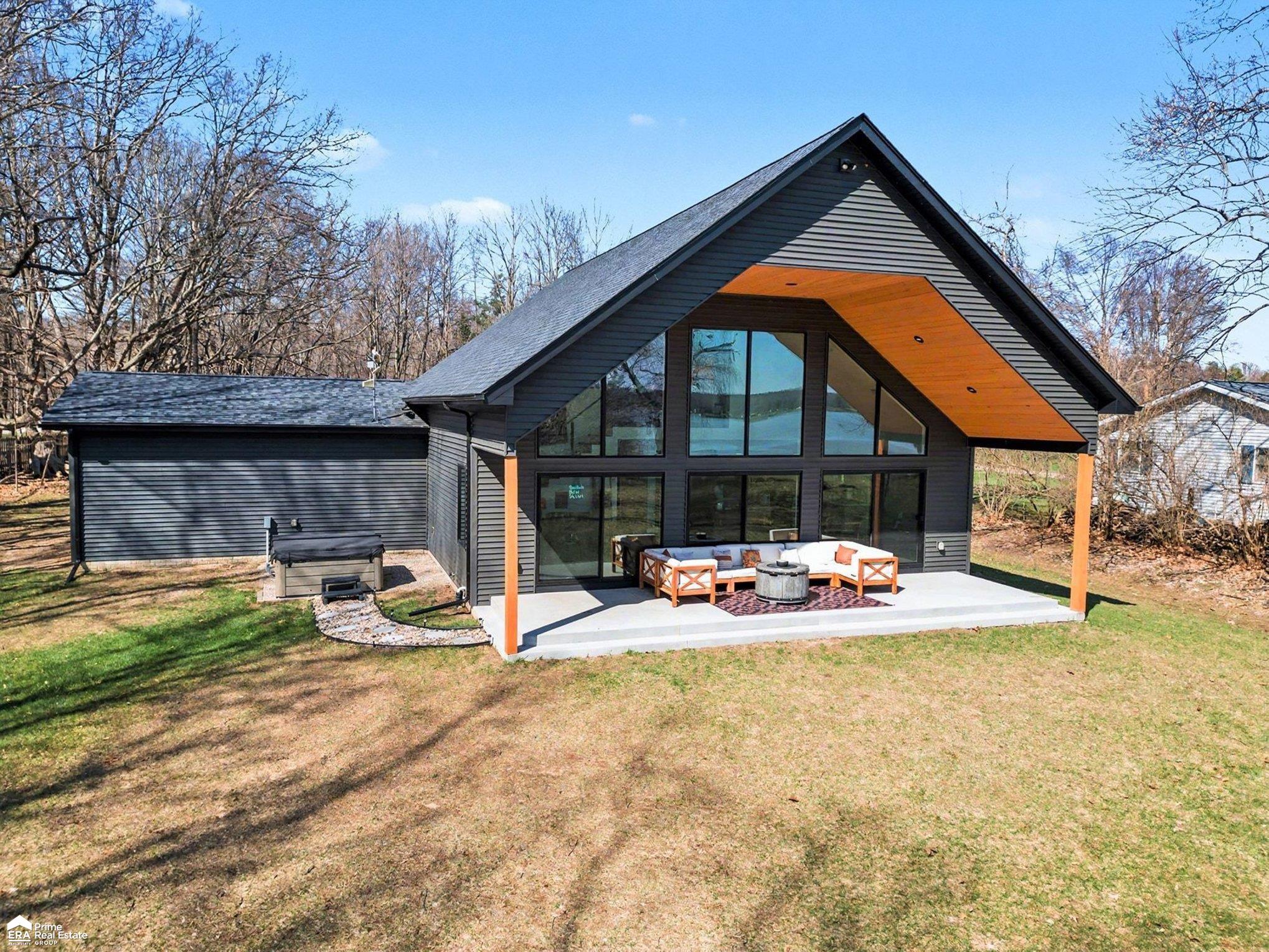 277 Donohue Drive, Bay City, MI, 48706