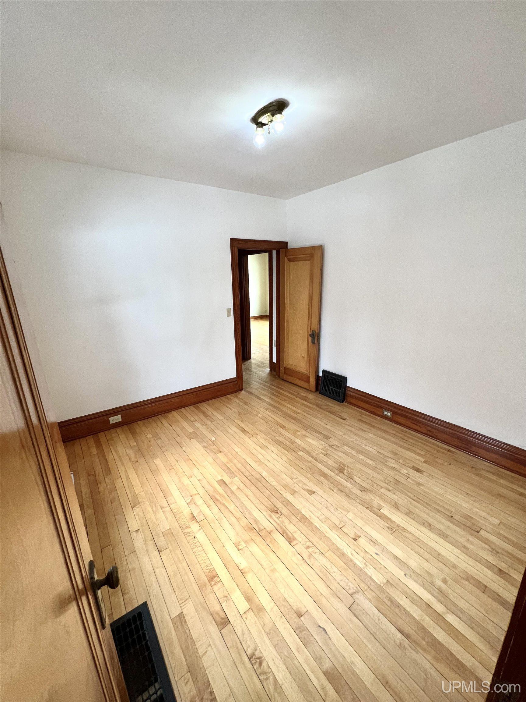 115 E College Avenue, Marquette, MI, 49855