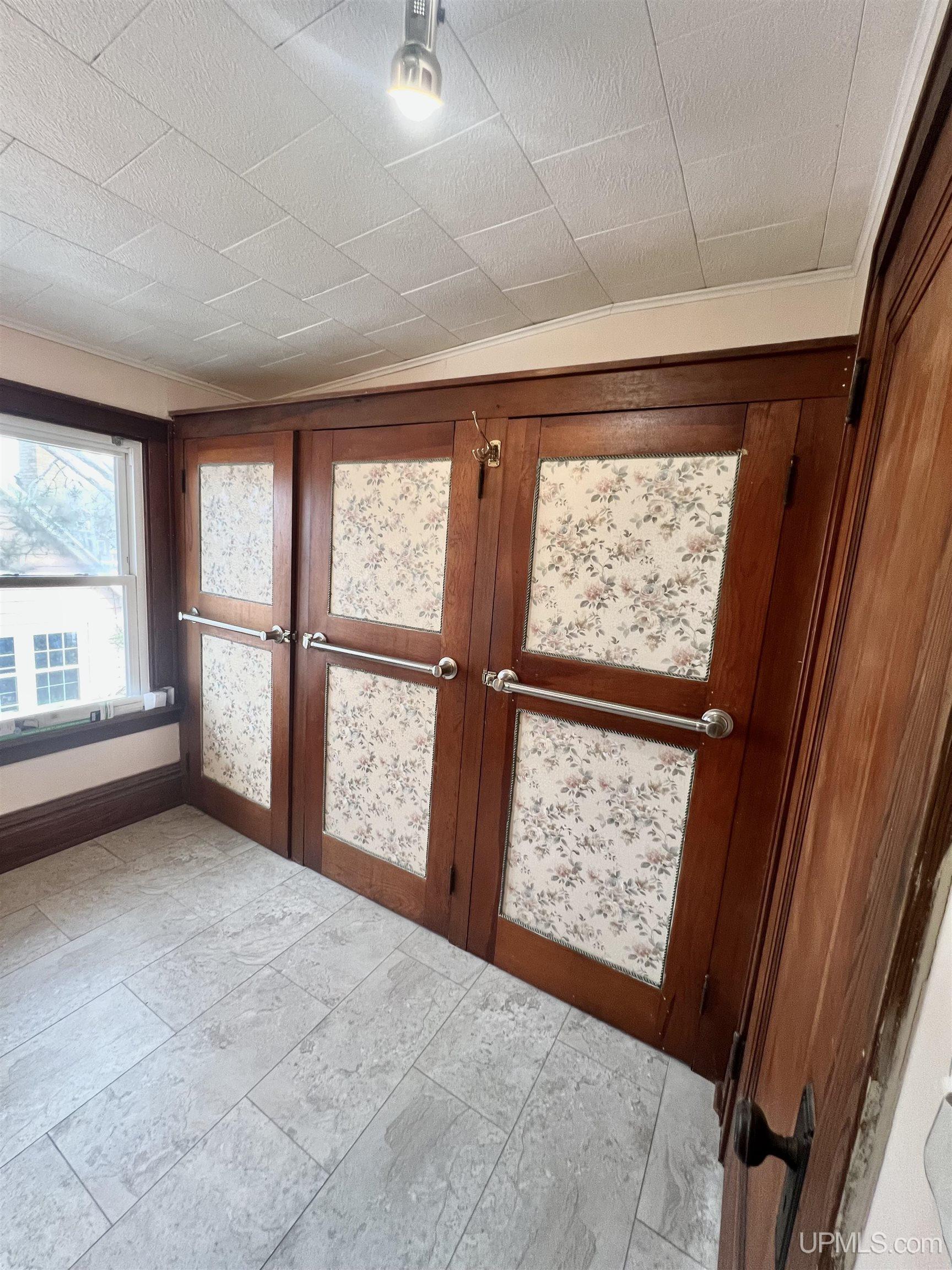 115 E College Avenue, Marquette, MI, 49855