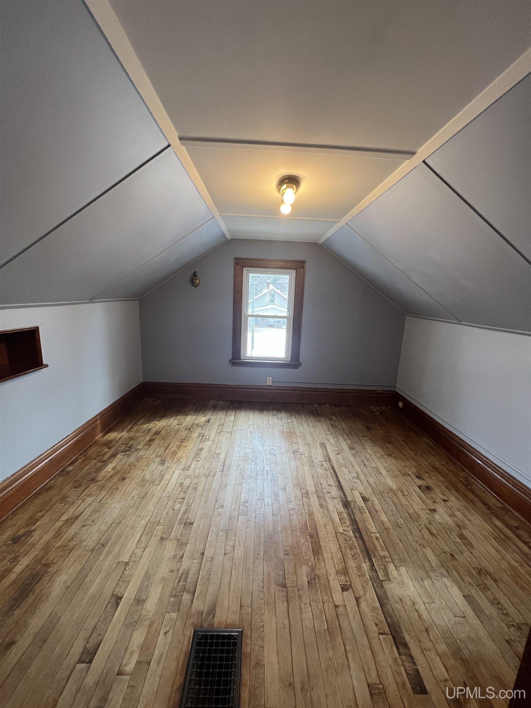 115 E College Avenue, Marquette, MI, 49855