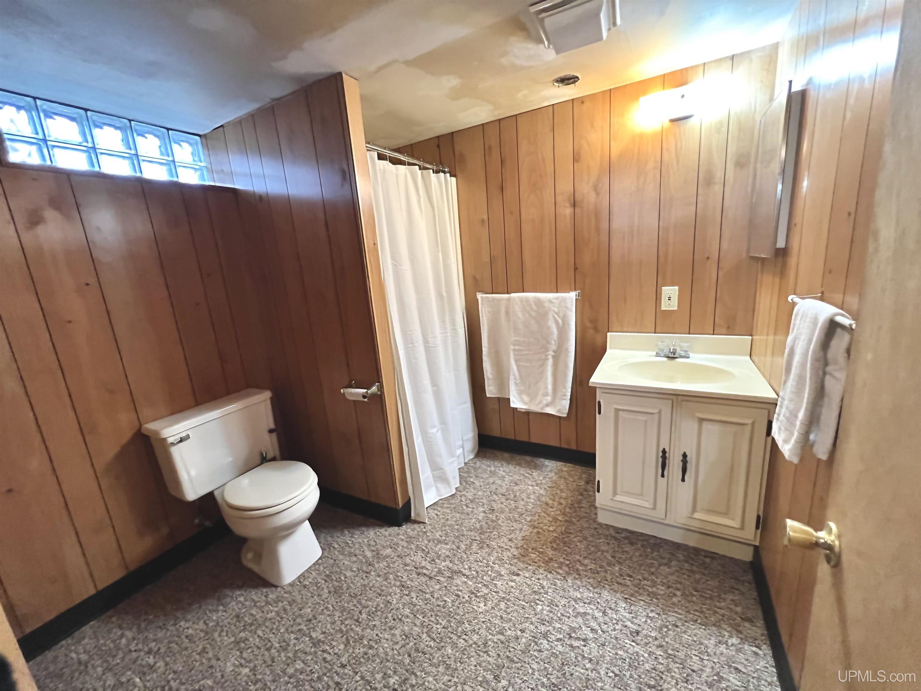 115 E College Avenue, Marquette, MI, 49855