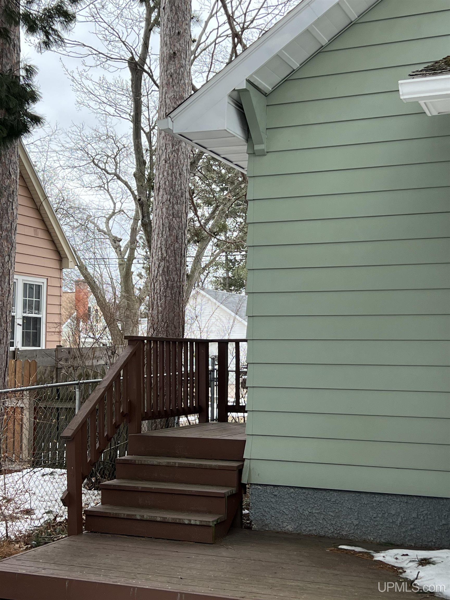 115 E College Avenue, Marquette, MI, 49855