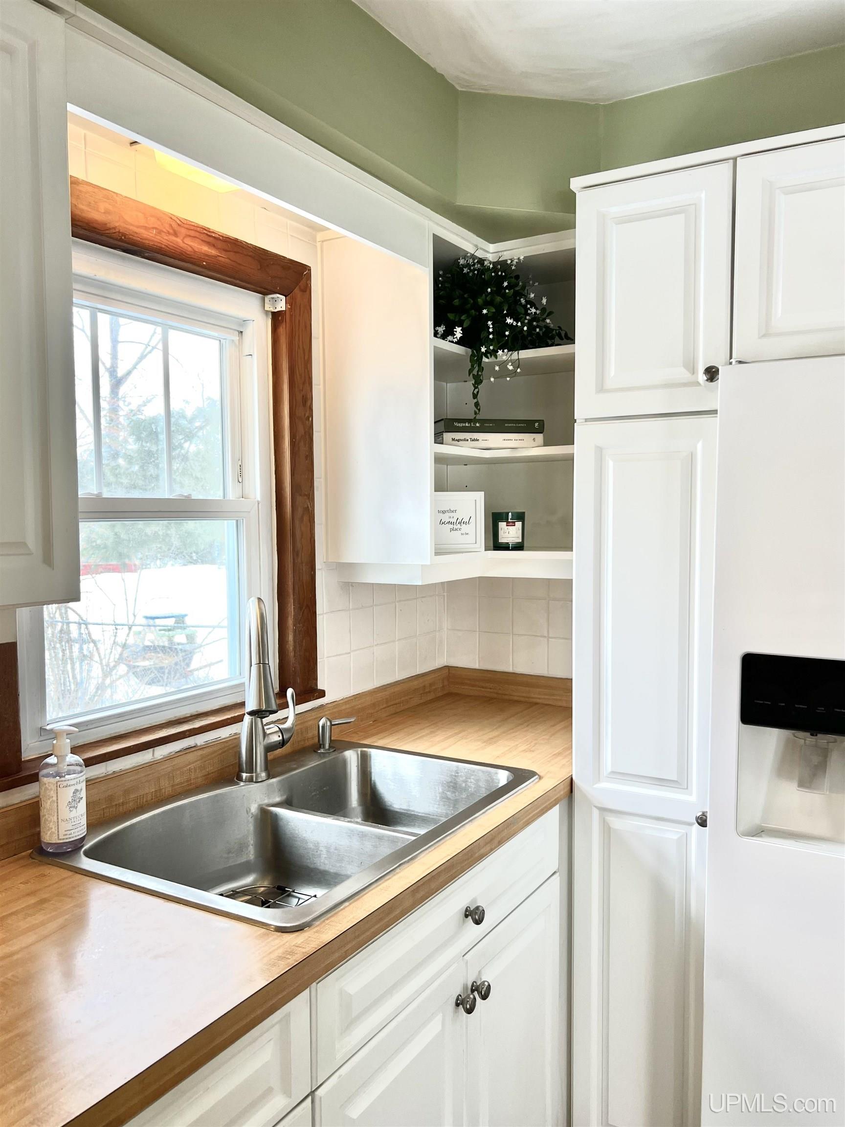 115 E College Avenue, Marquette, MI, 49855