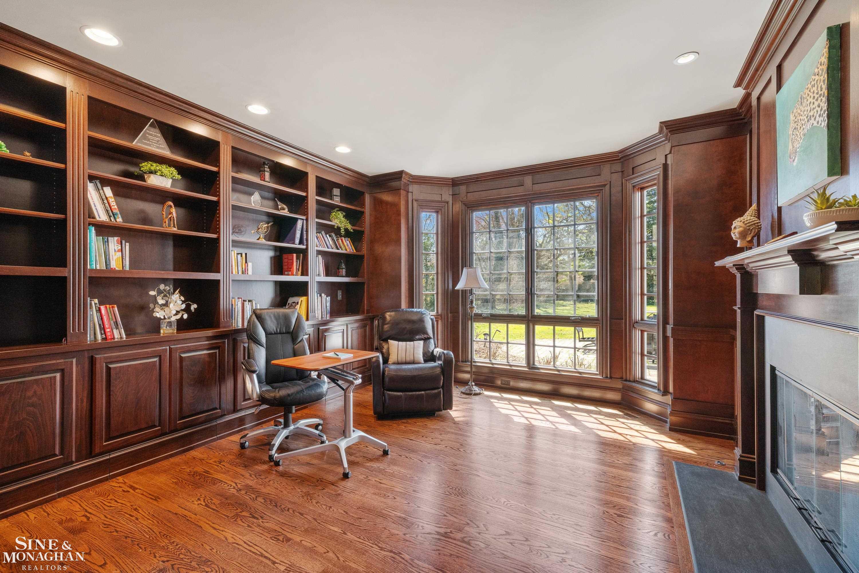 521 Oxford Road, Grosse Pointe Woods, MI, 48236