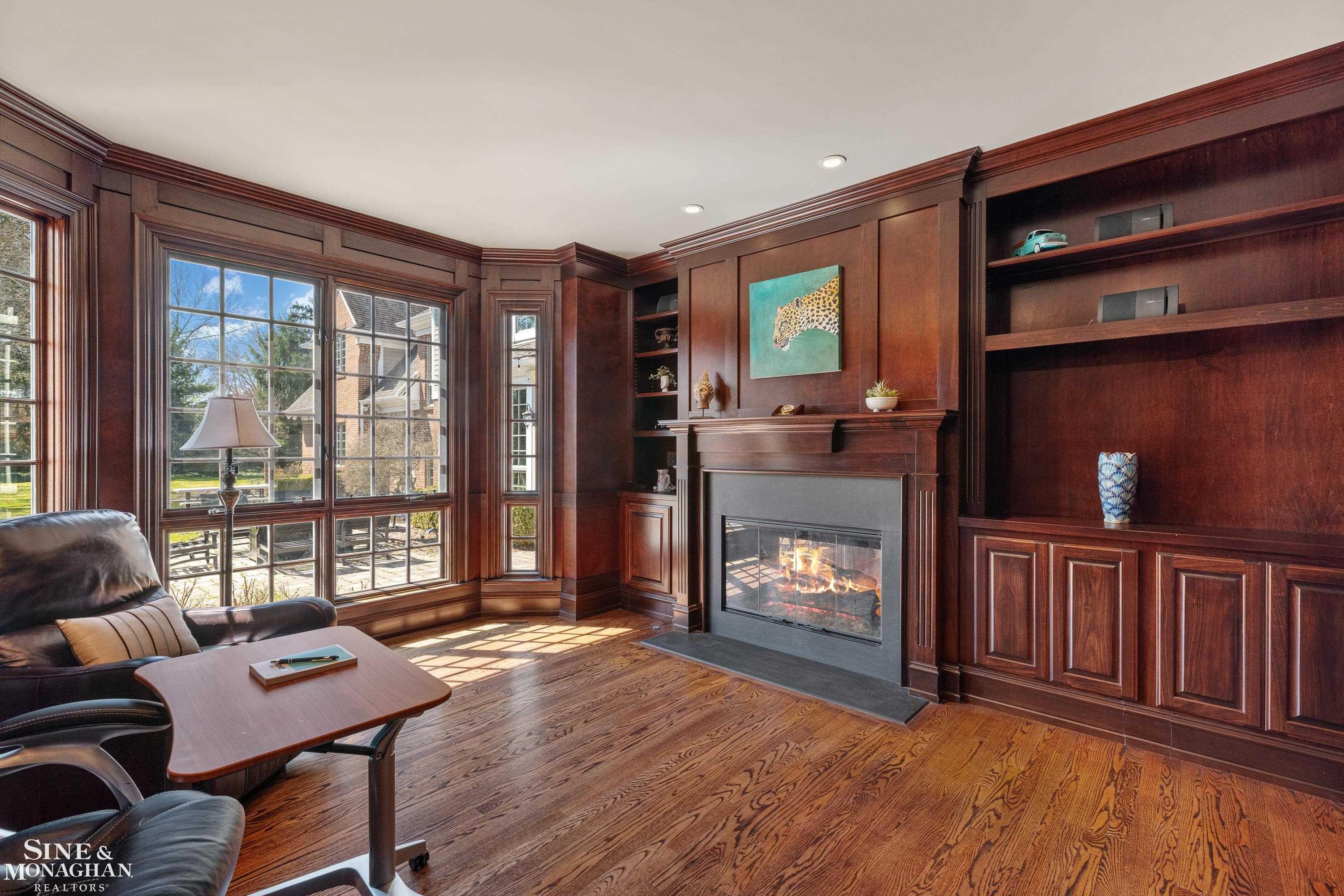 521 Oxford Road, Grosse Pointe Woods, MI, 48236