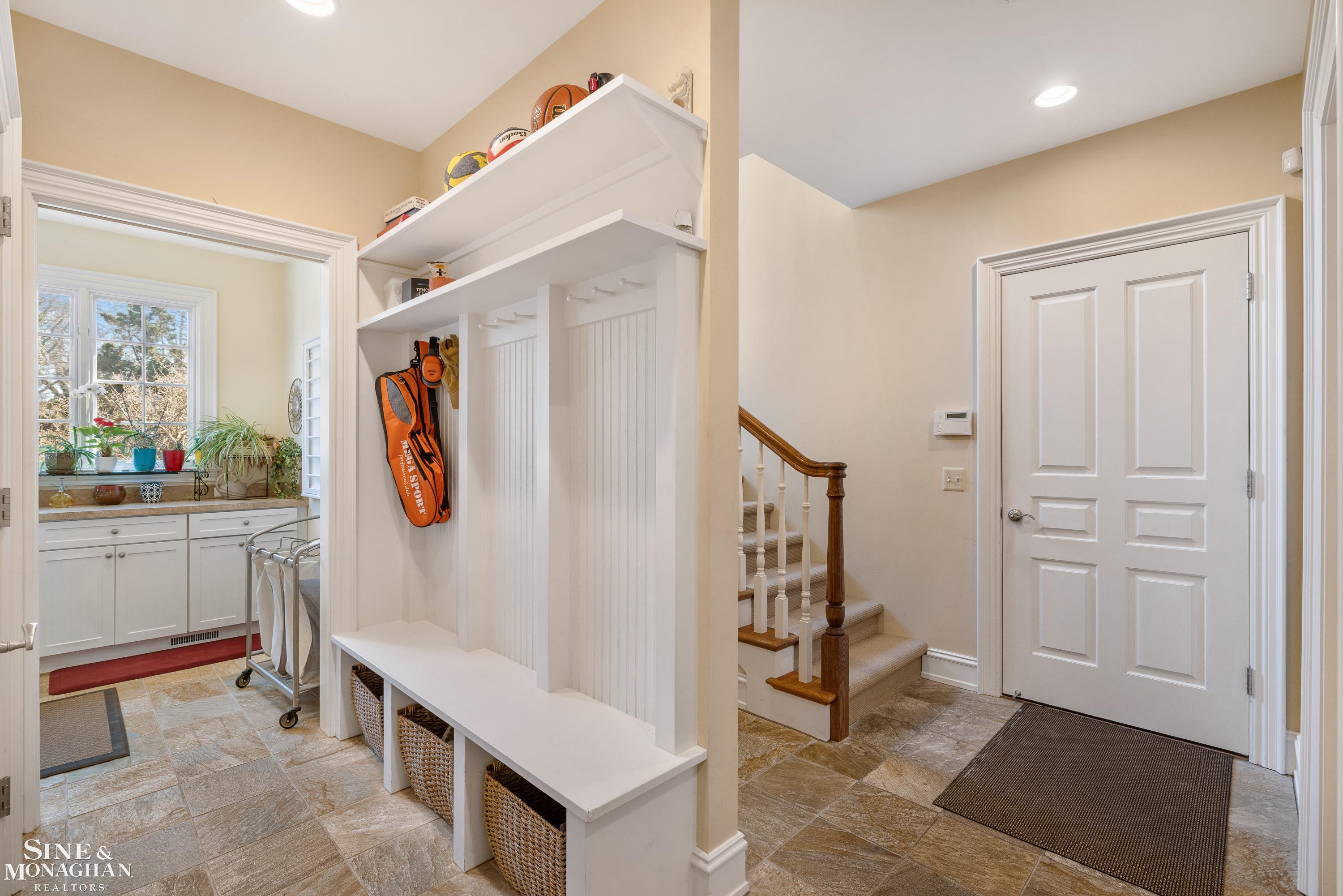 521 Oxford Road, Grosse Pointe Woods, MI, 48236