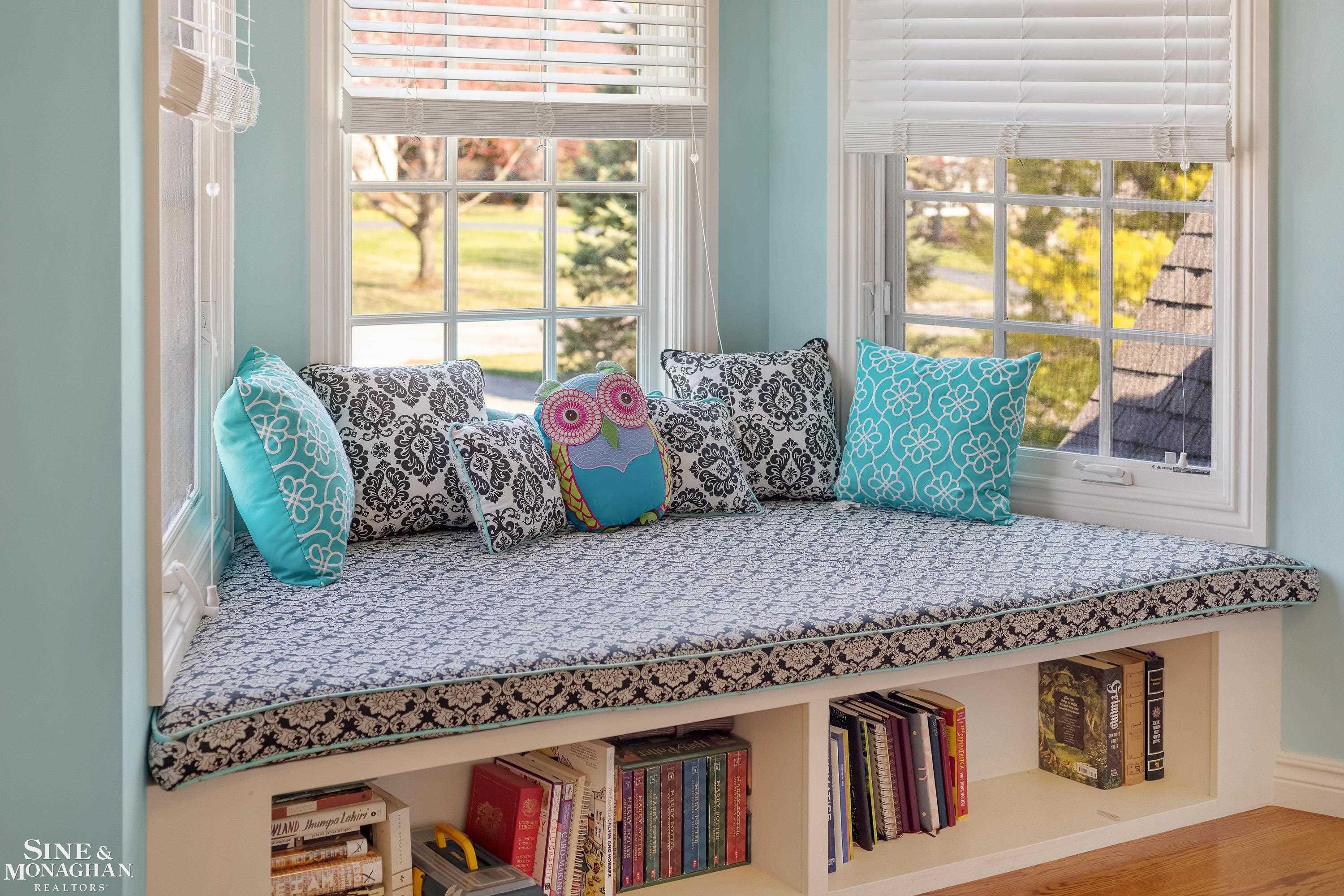 521 Oxford Road, Grosse Pointe Woods, MI, 48236